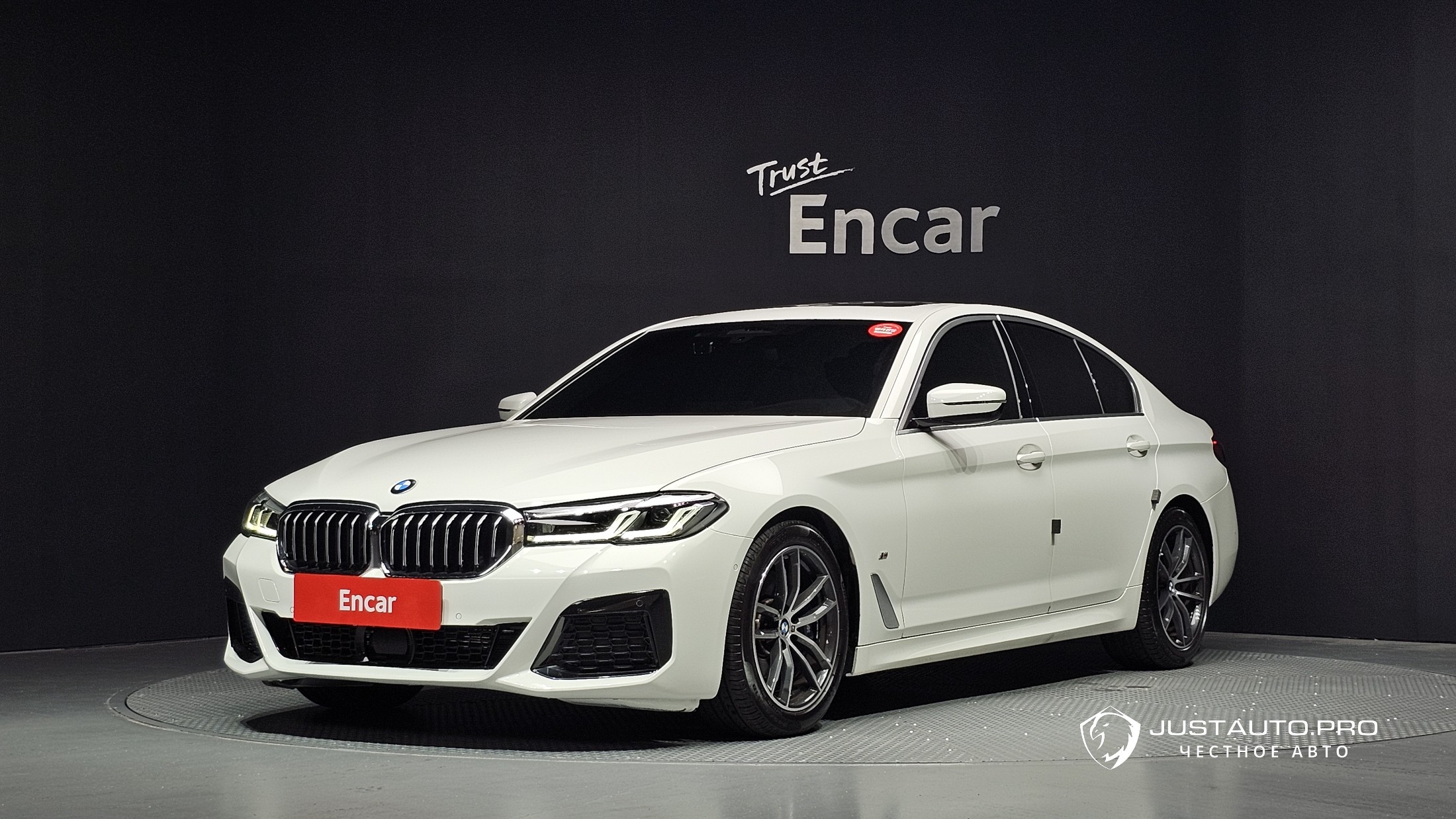 Автомобиль BMW 5-Series