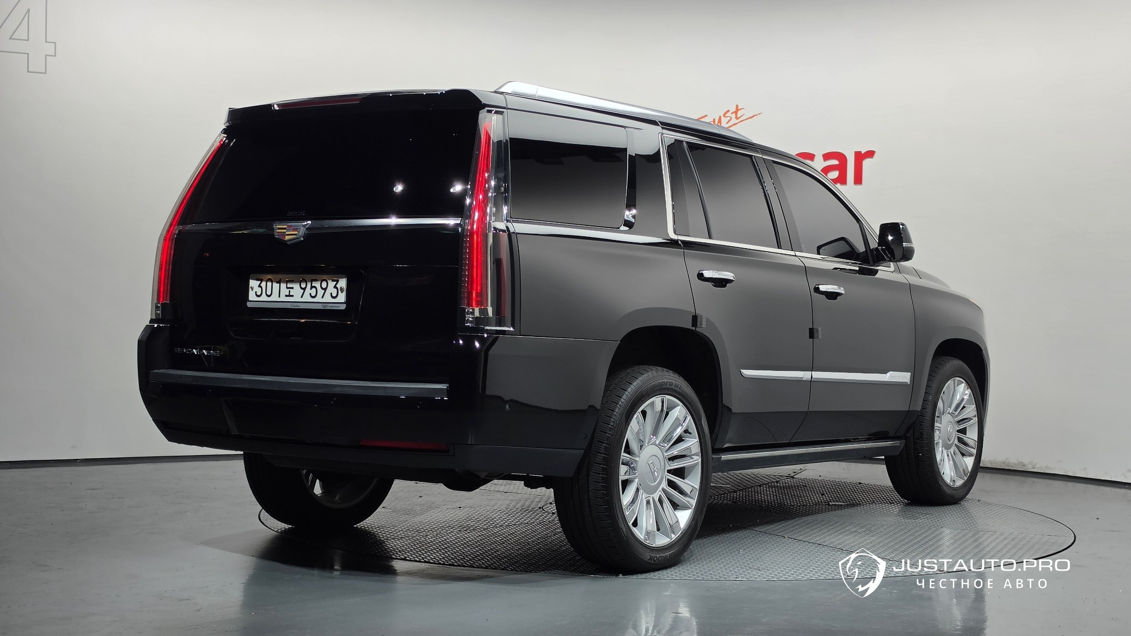 Автомобиль Cadillac Escalade