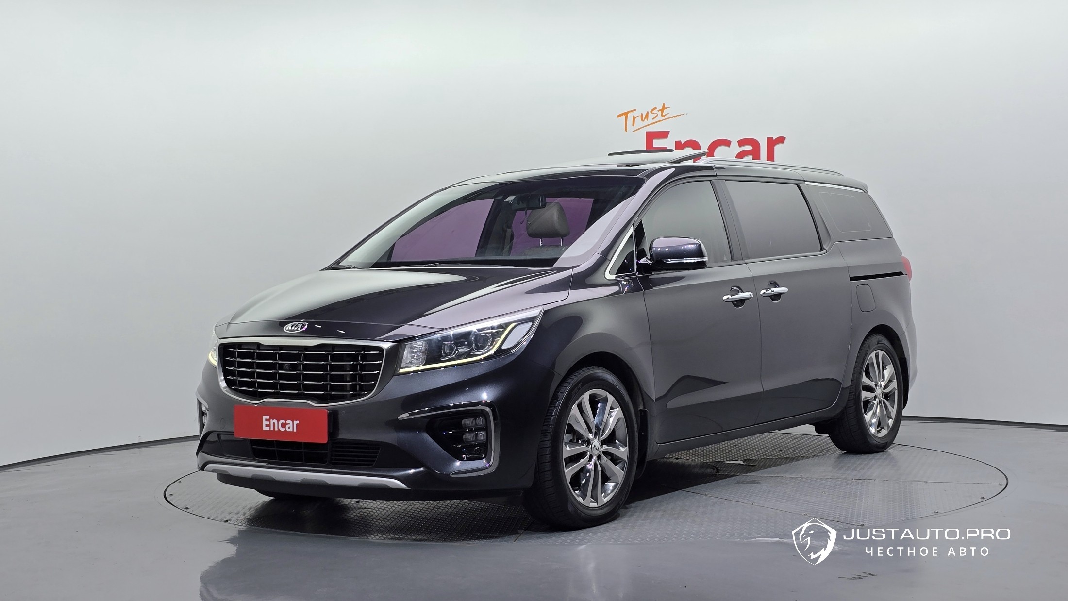 Автомобиль Kia Canival