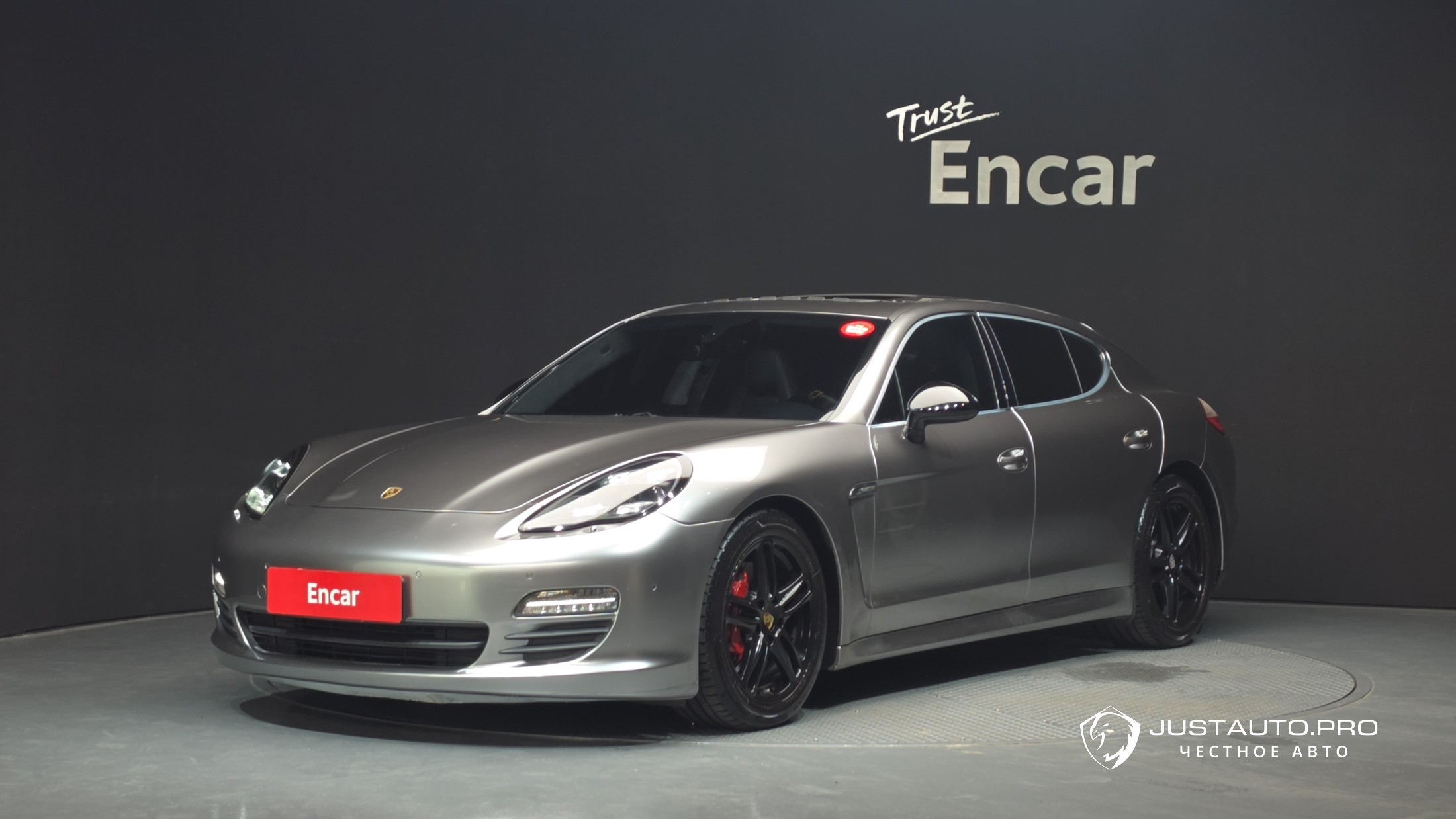 Автомобиль Porsche Panamera