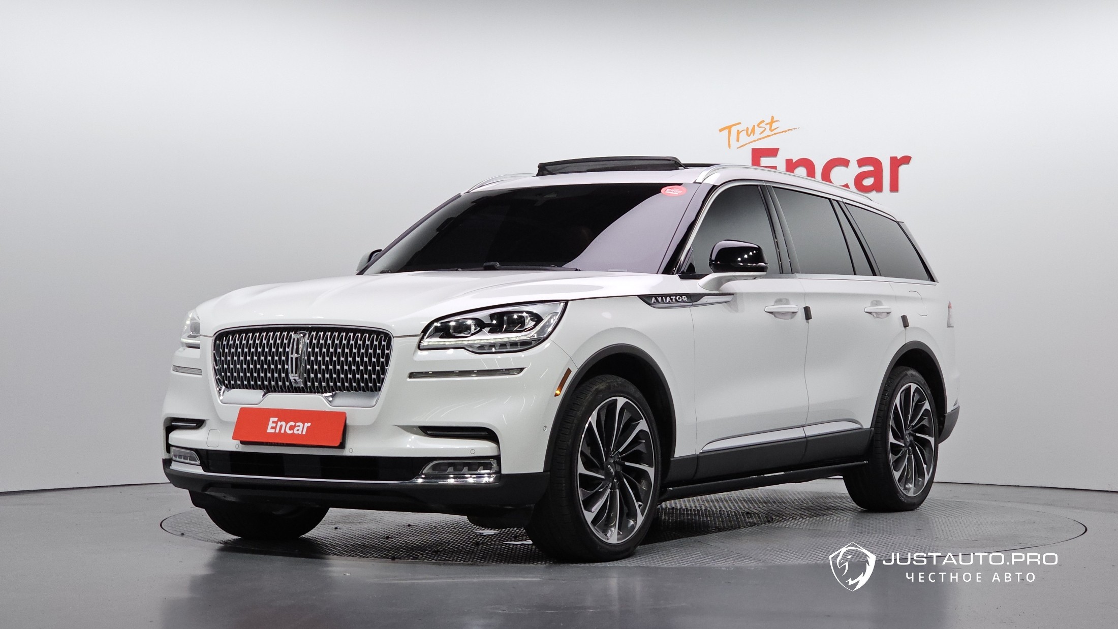 Автомобиль Lincoln Aviator