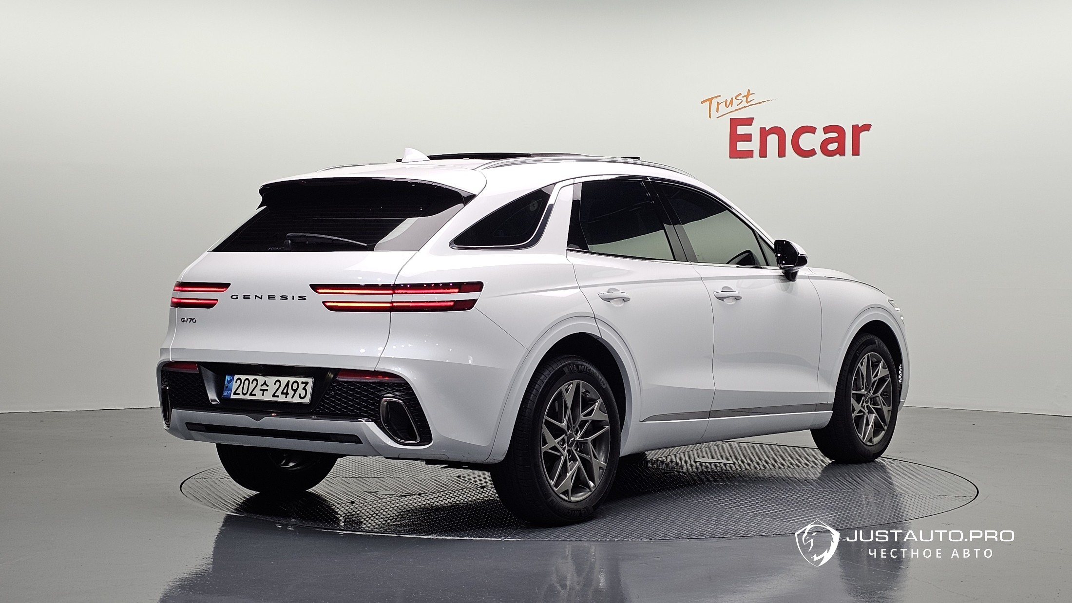 Автомобиль Genesis GV70