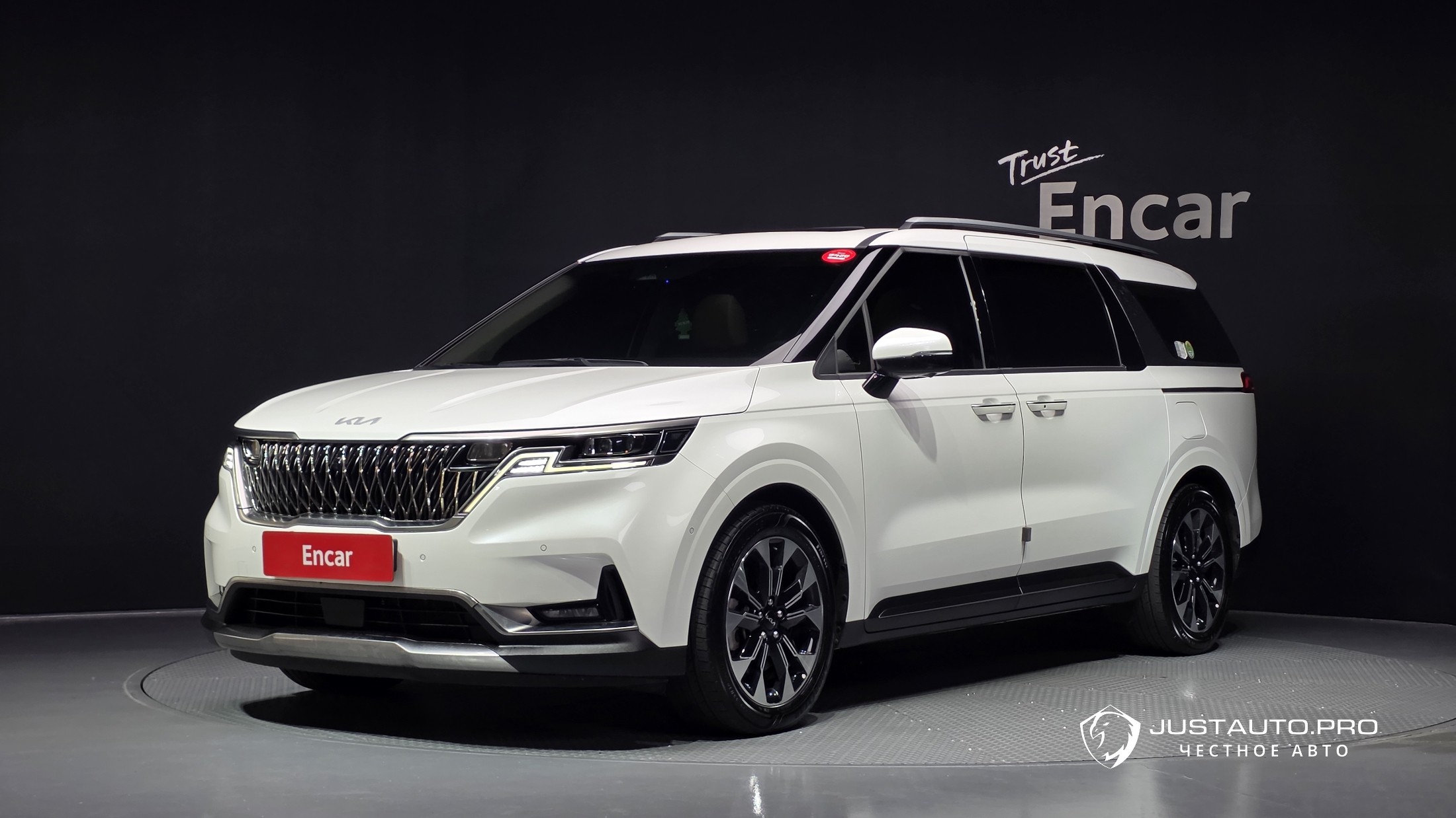 Автомобиль Kia Canival