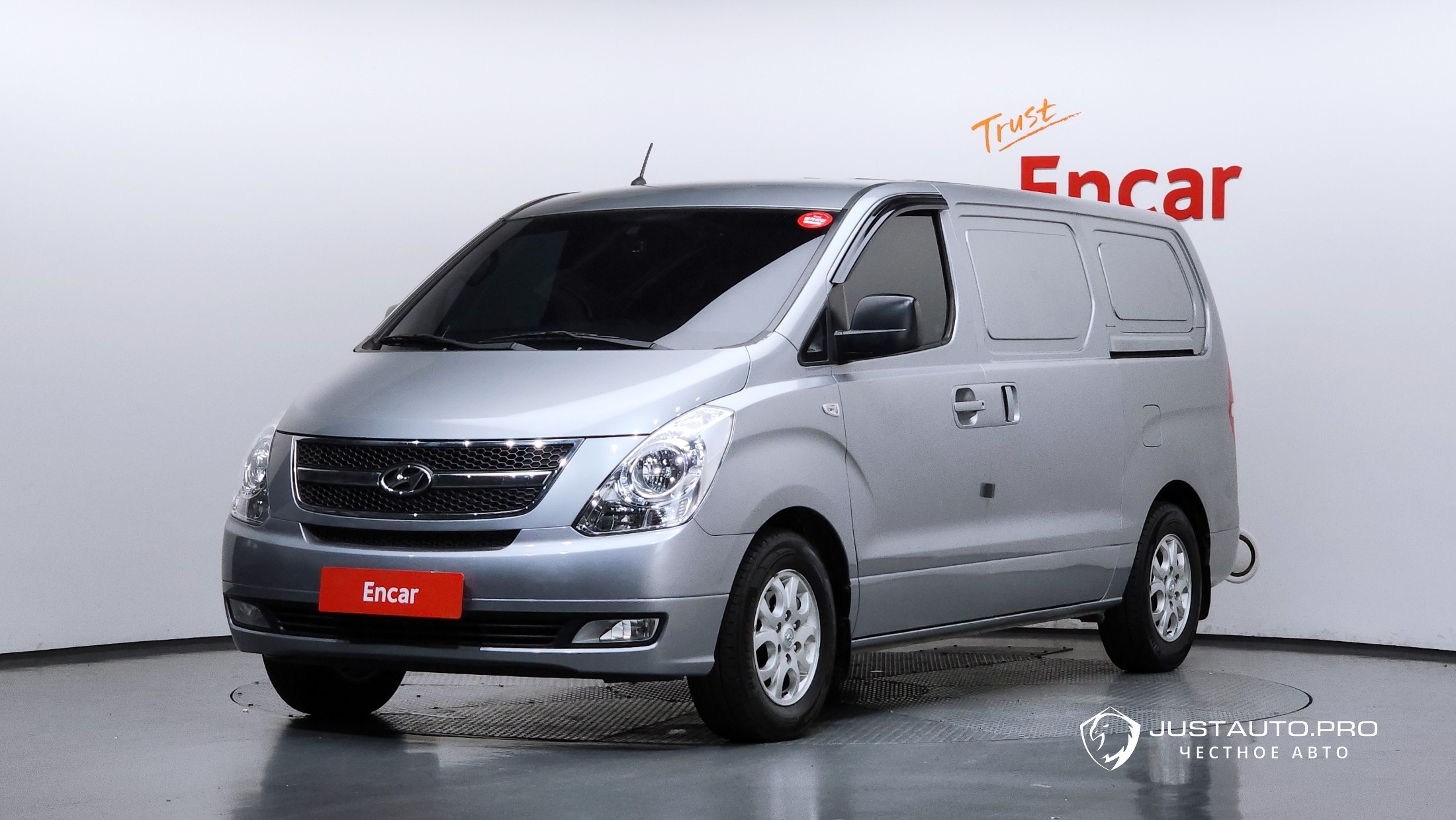 Автомобиль Hyundai Starex
