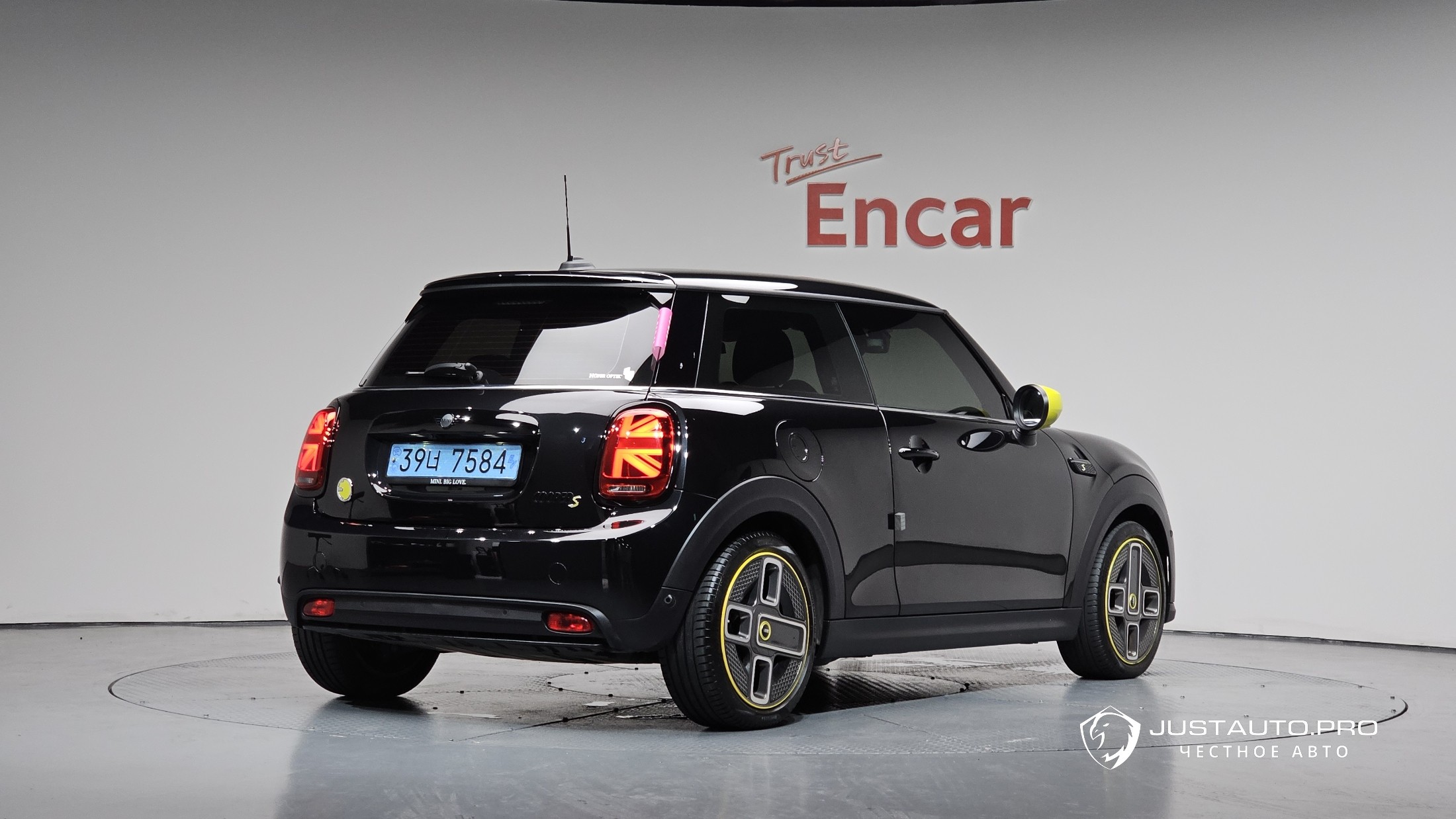 Автомобиль Mini Cooper