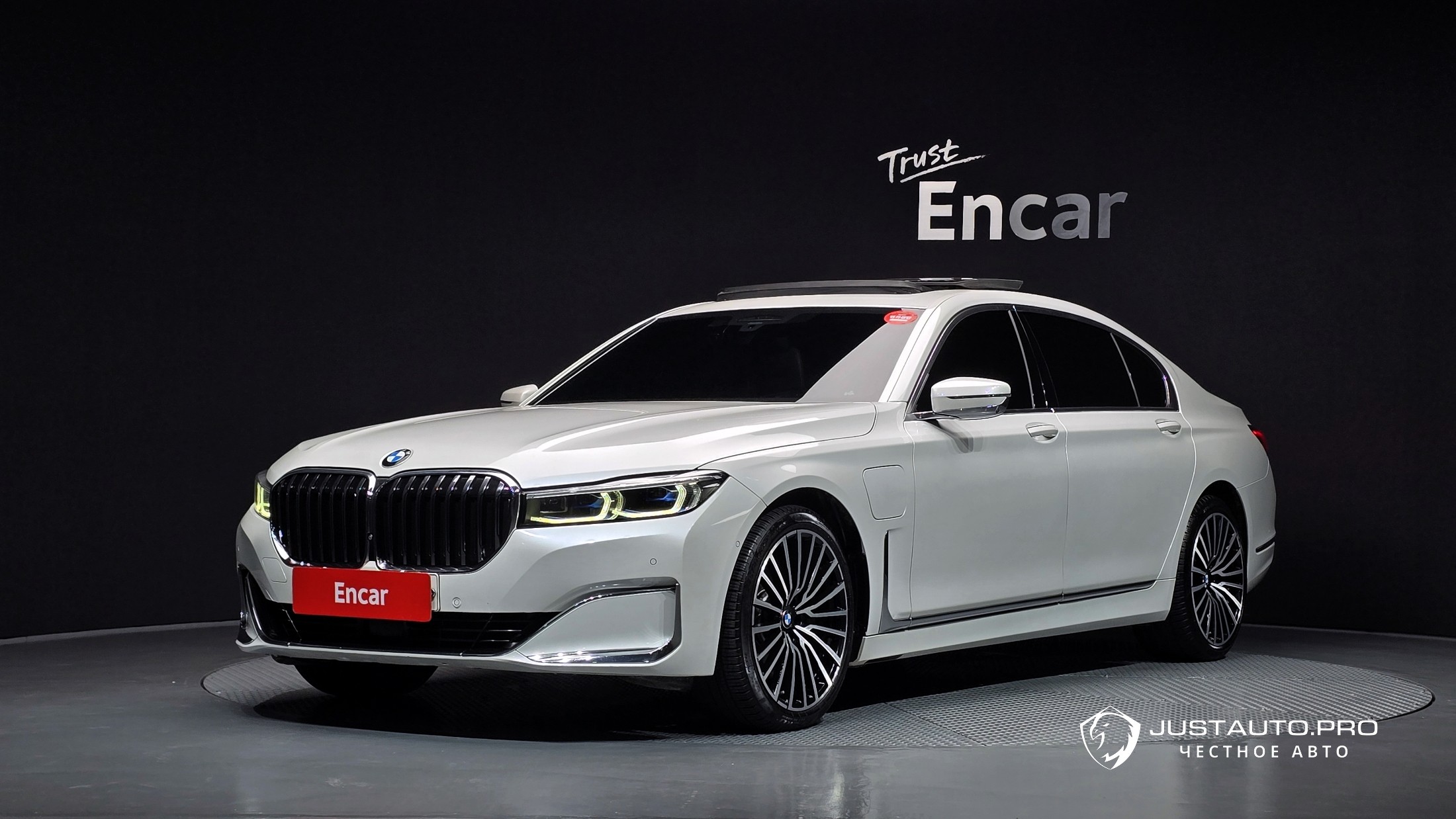 Автомобиль BMW 7-Series