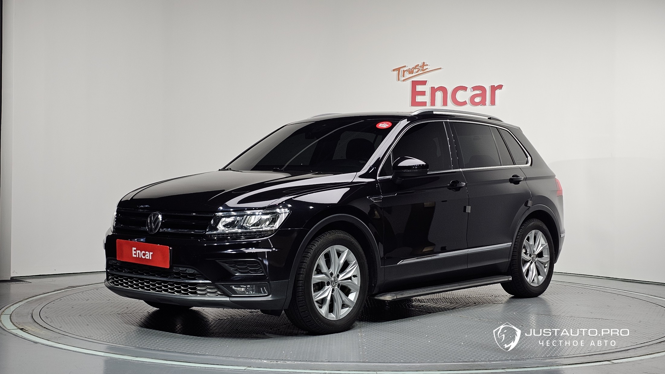 Автомобиль Volkswagen Tiguan