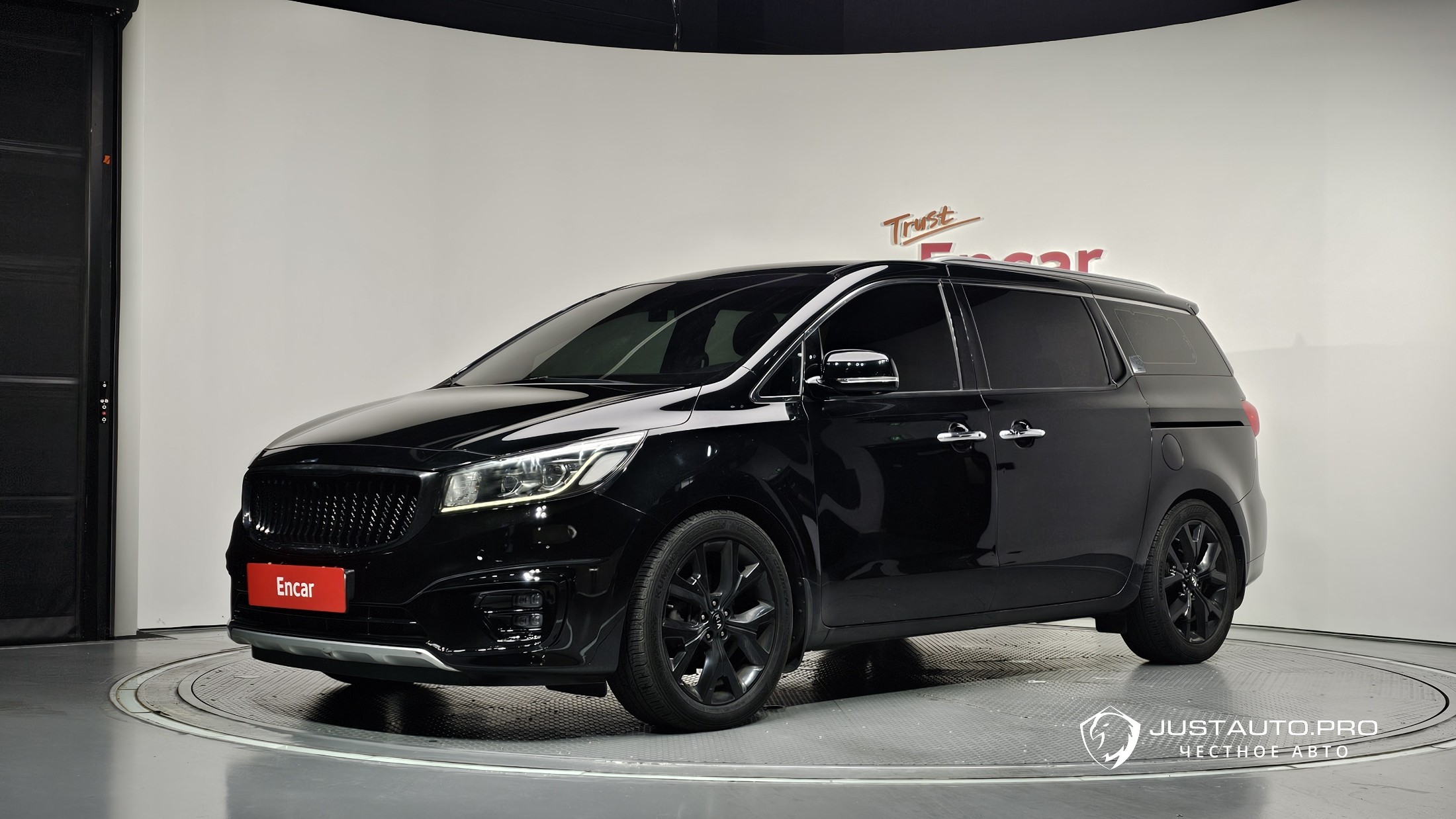 Автомобиль Kia Canival