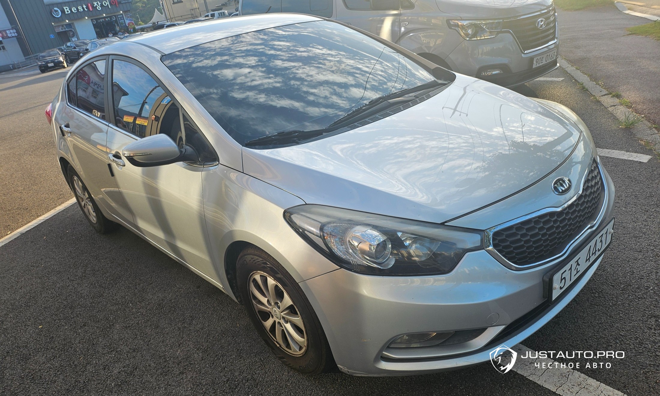 Автомобиль Kia K3