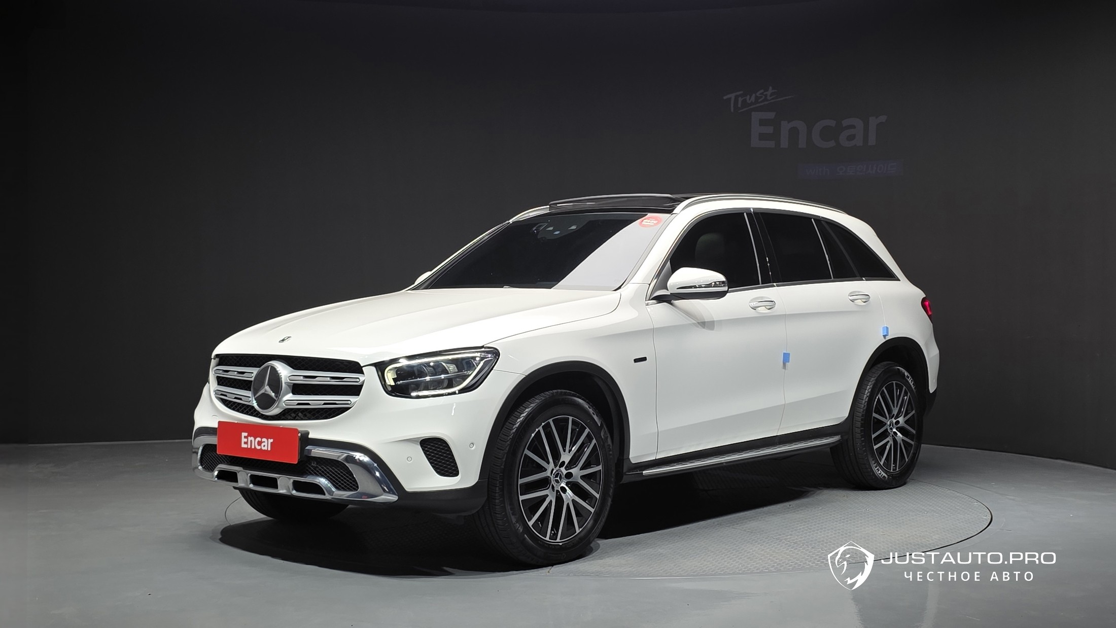 Автомобиль Mercedes-Benz GLC-Class