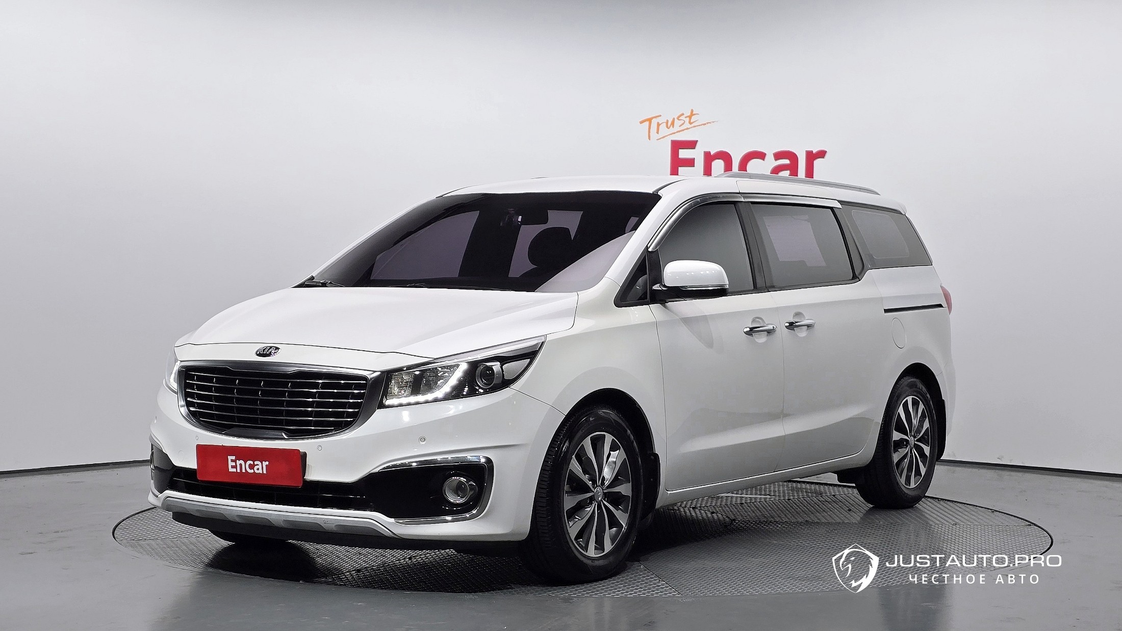 Автомобиль Kia Canival