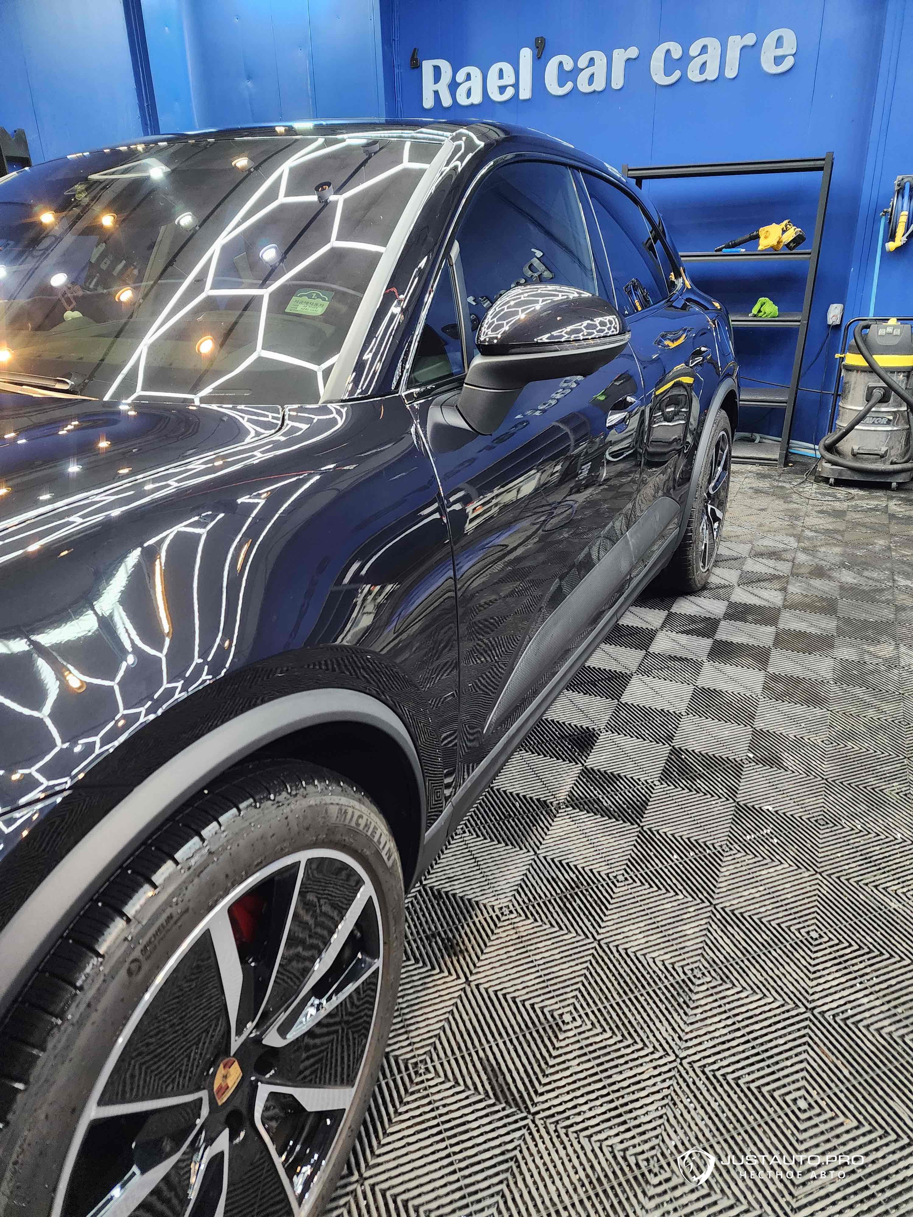 Автомобиль Porsche Macan