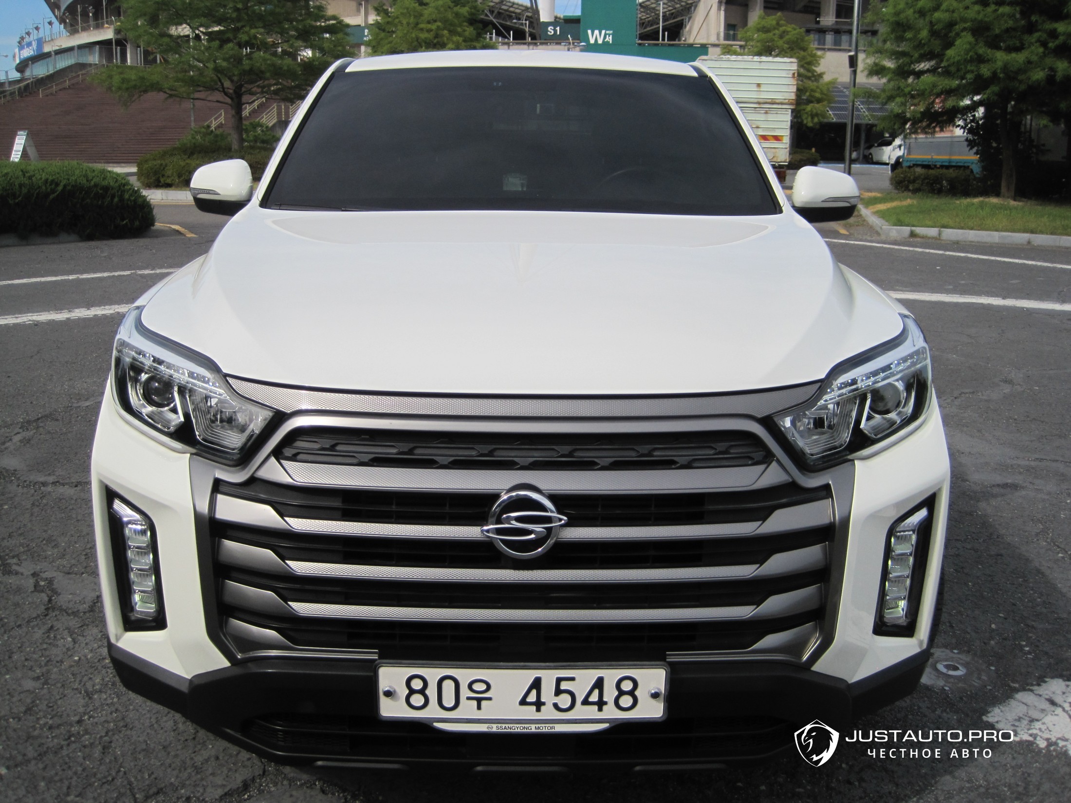 Автомобиль KG_Mobility_Ssangyong Rexton