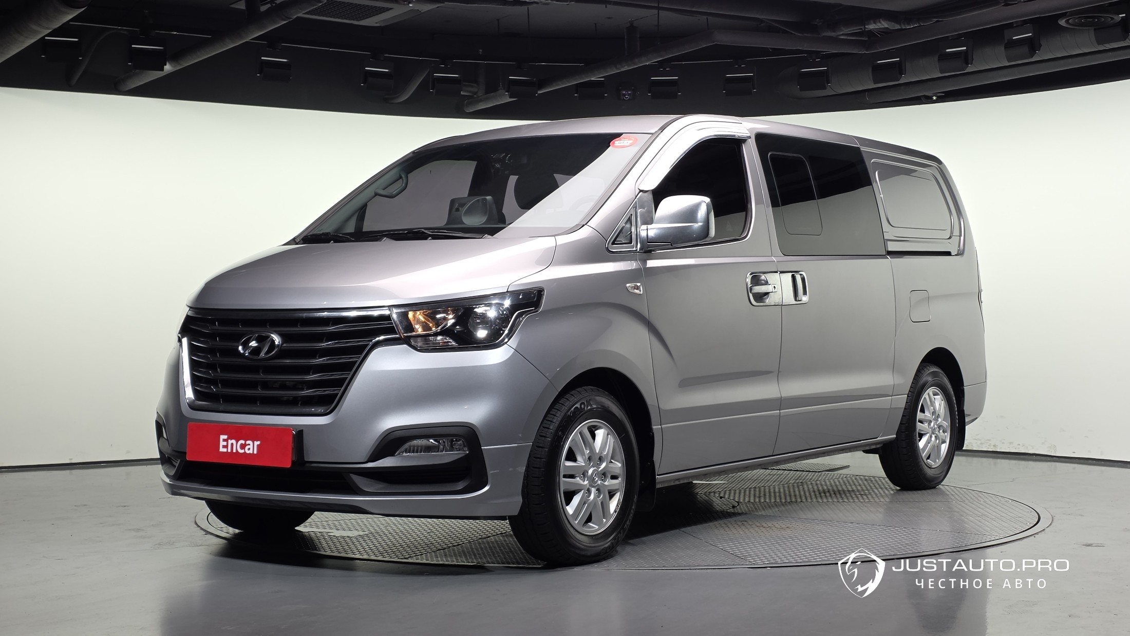 Автомобиль Hyundai Starex