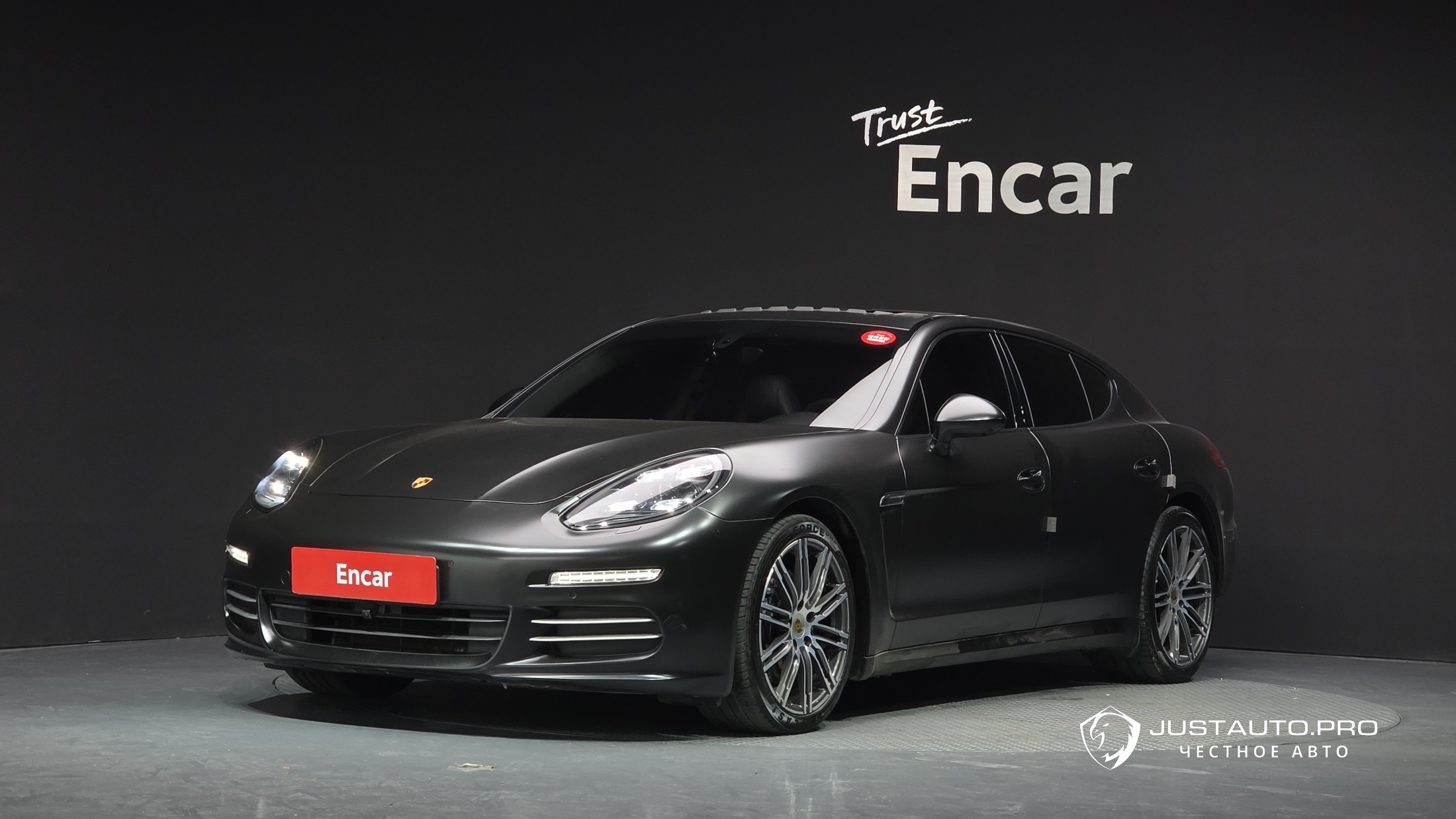 Автомобиль Porsche Panamera