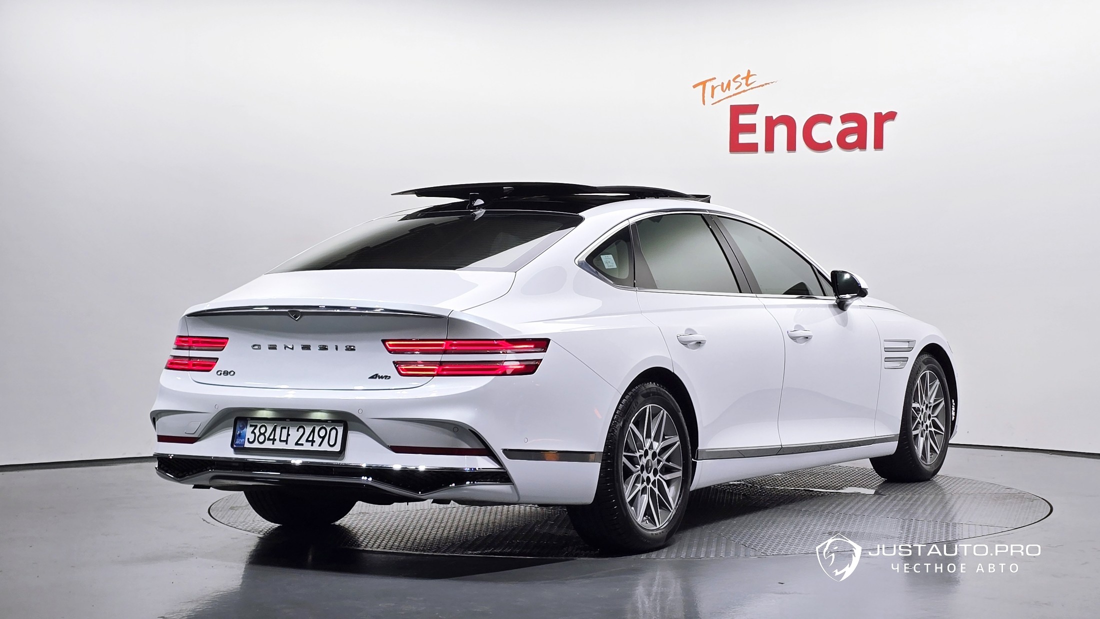 Автомобиль Genesis G80