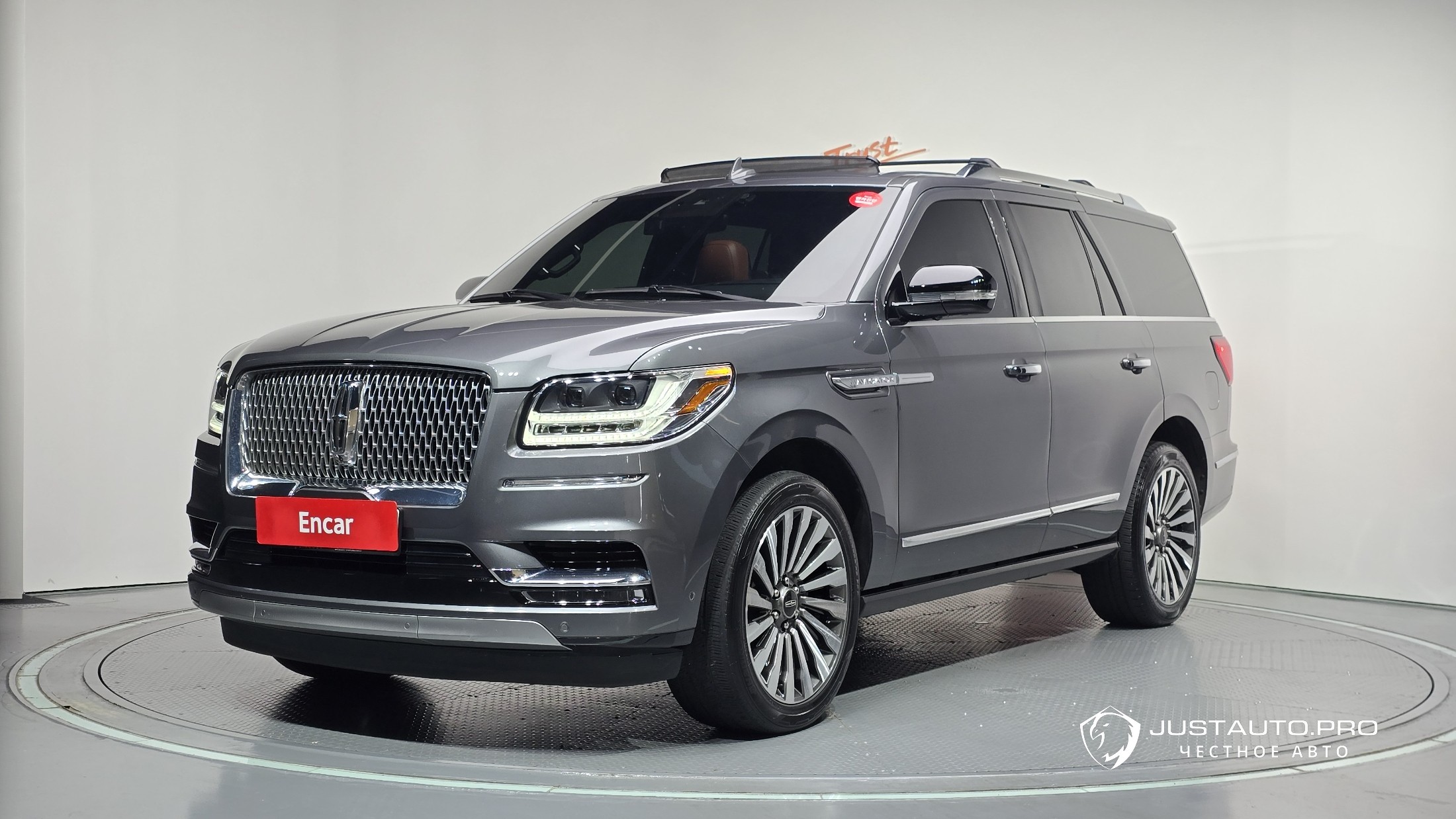 Автомобиль Lincoln Navigator
