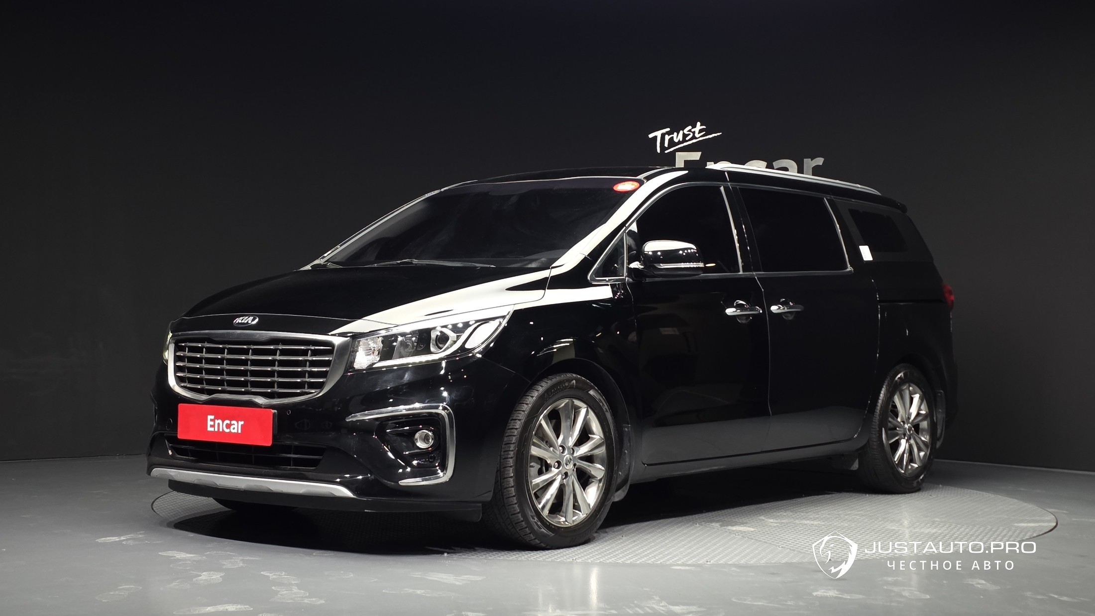 Автомобиль Kia Canival