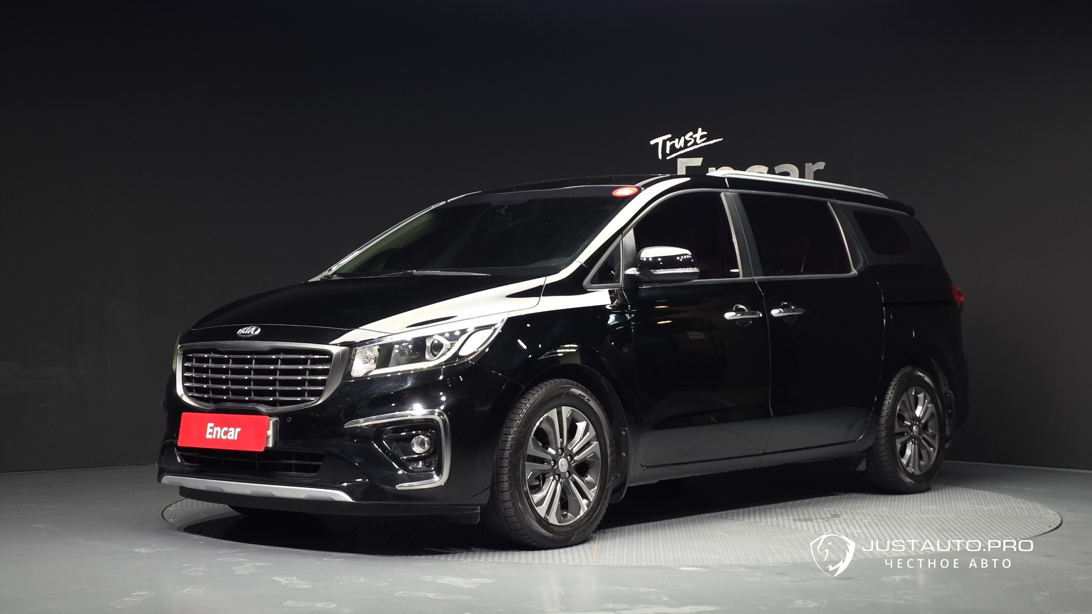 Автомобиль Kia Canival
