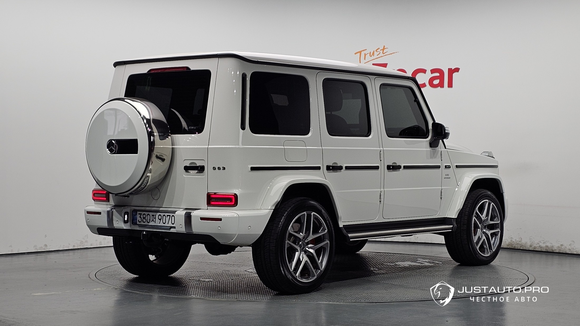 Автомобиль Mercedes-Benz G-Class