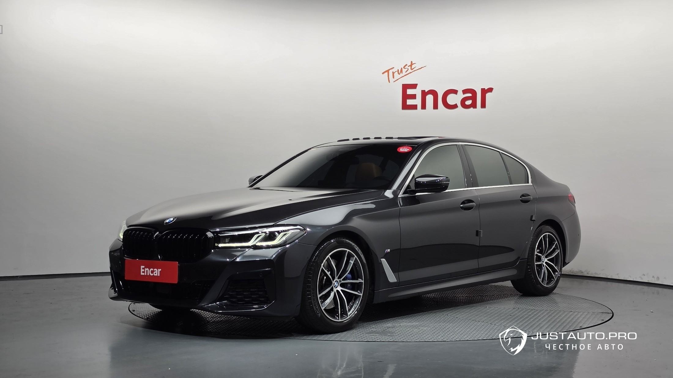 Автомобиль BMW 5-Series