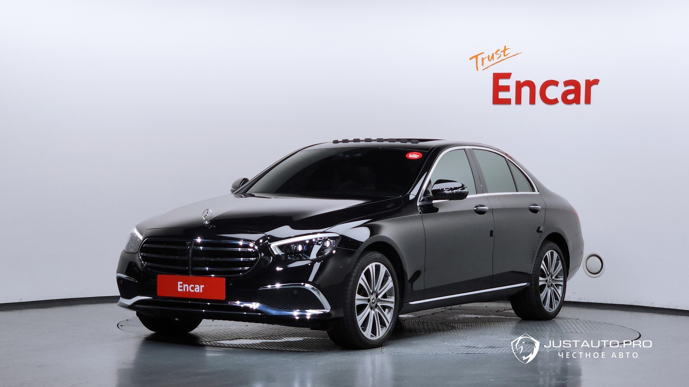 Автомобиль Mercedes-Benz E-Class