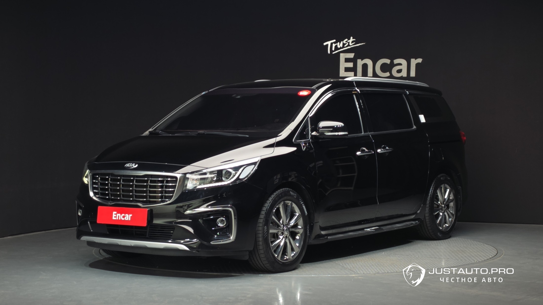 Автомобиль Kia Canival