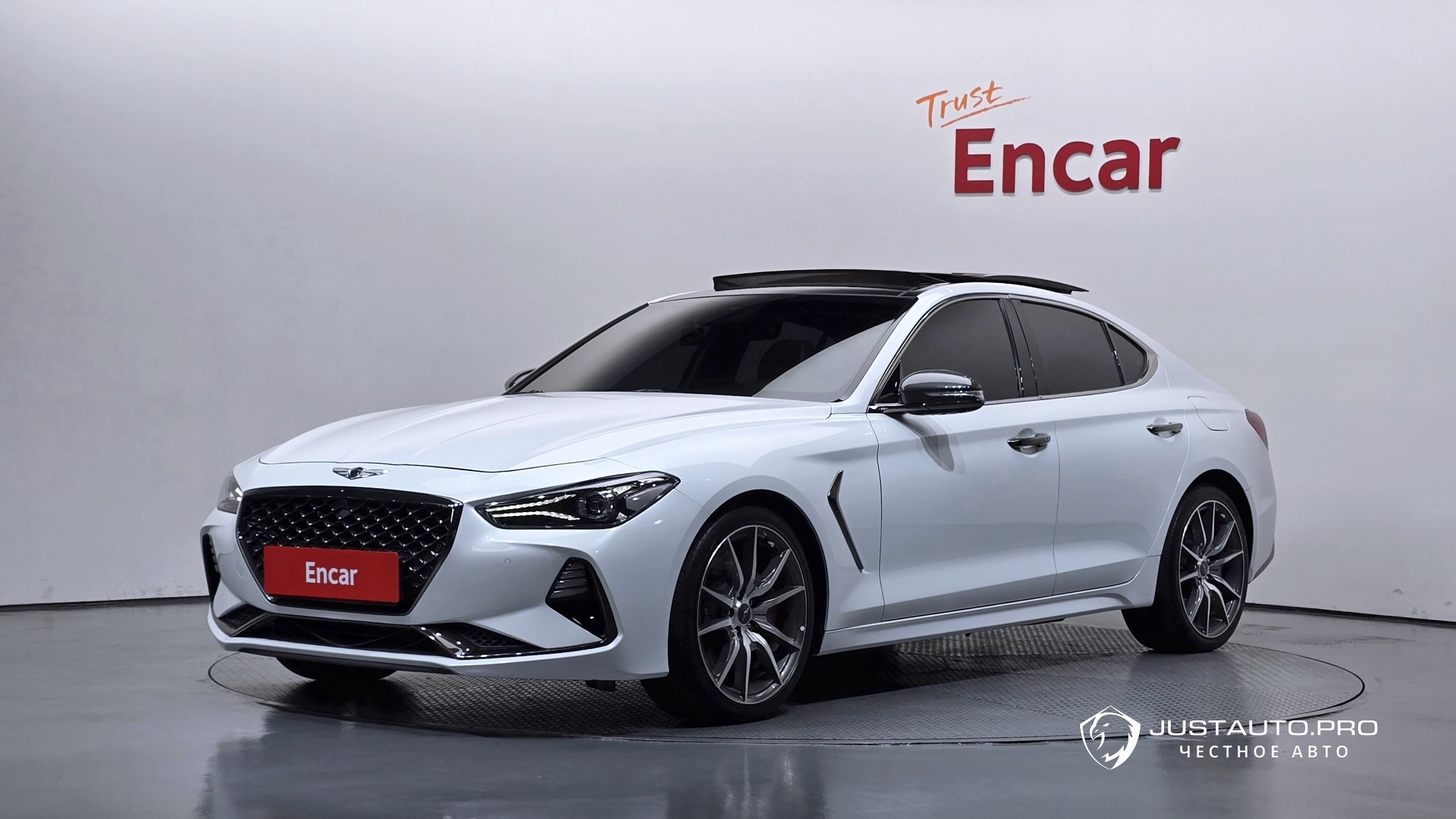 Автомобиль Genesis G70