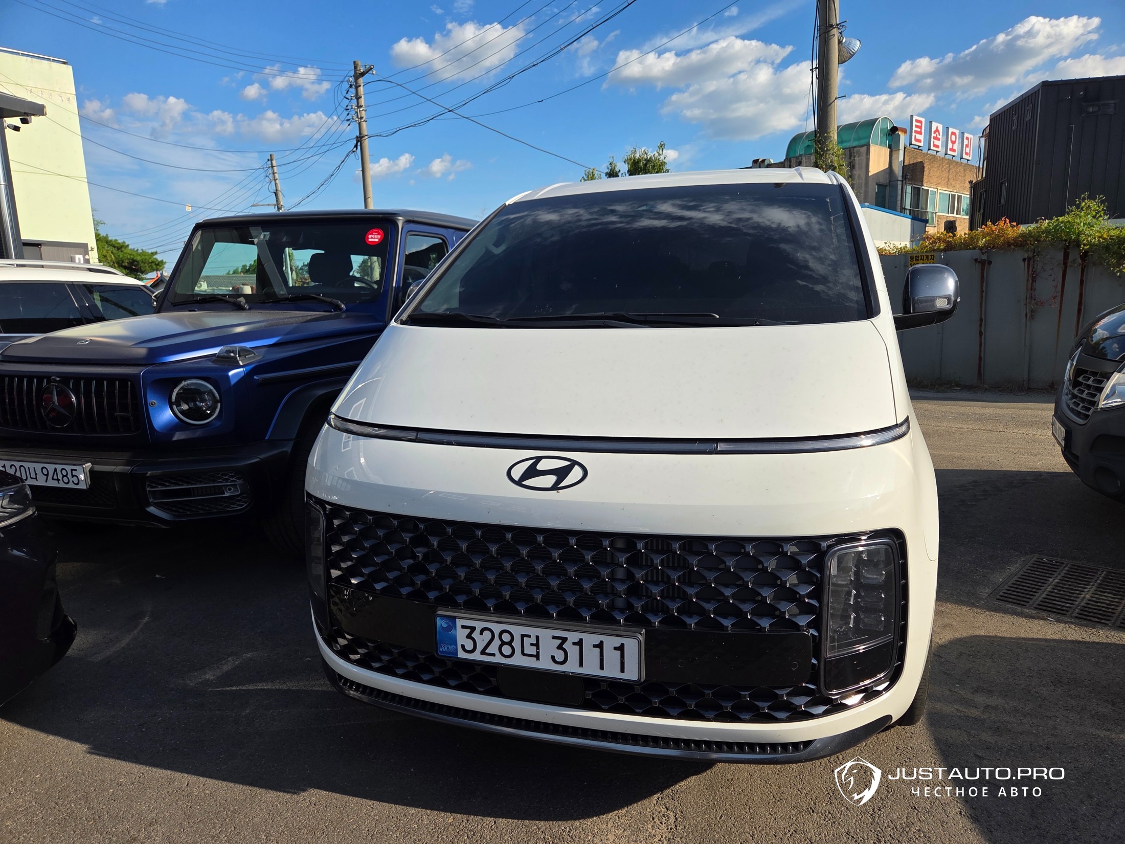 Автомобиль Hyundai Staria