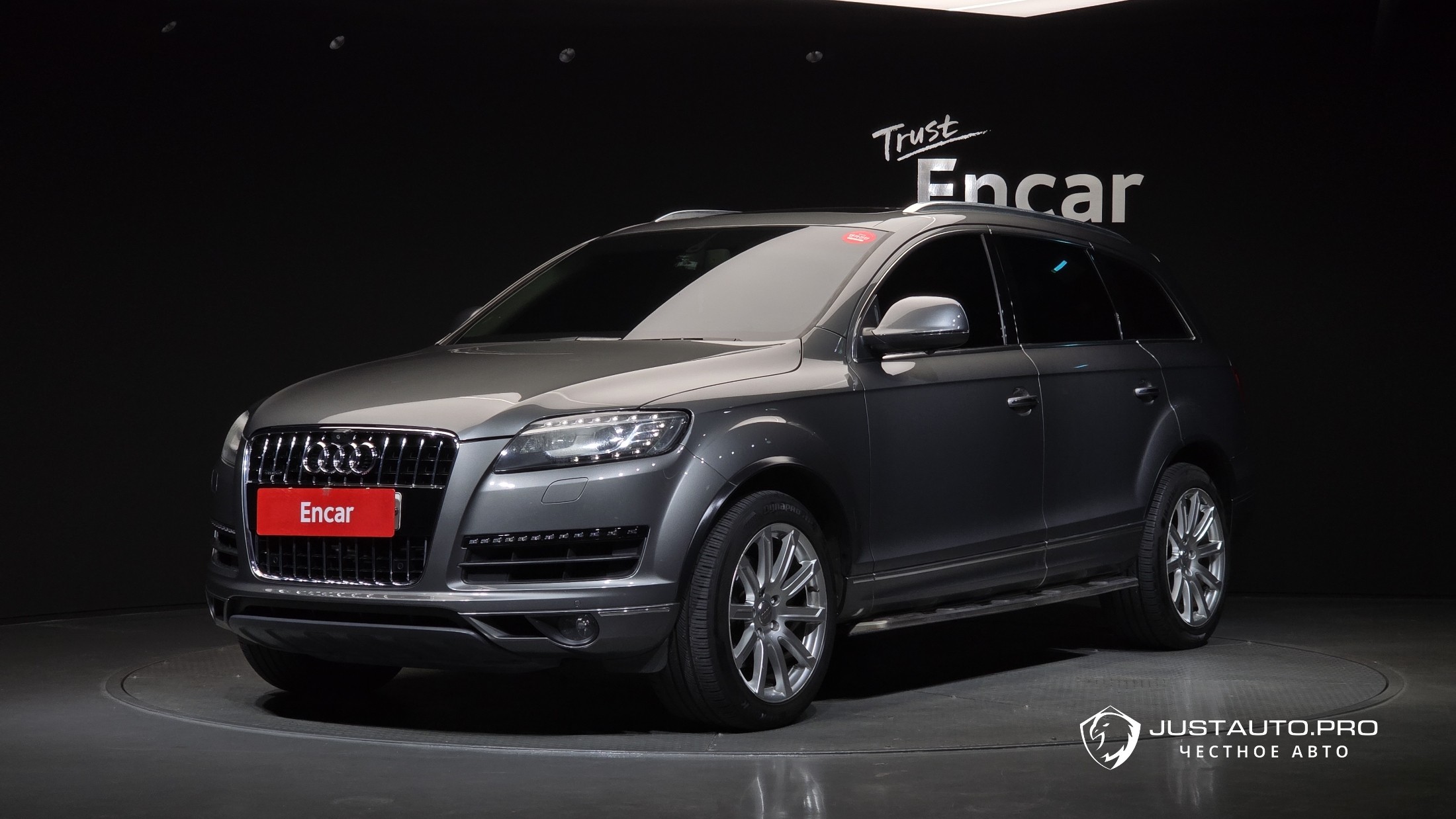 Автомобиль Audi Q7
