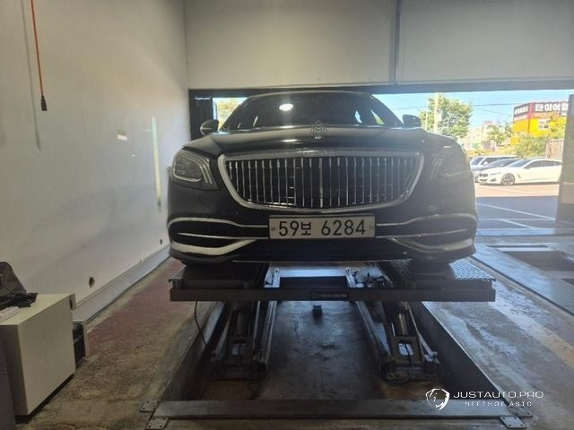 Автомобиль Mercedes-Benz S-Class