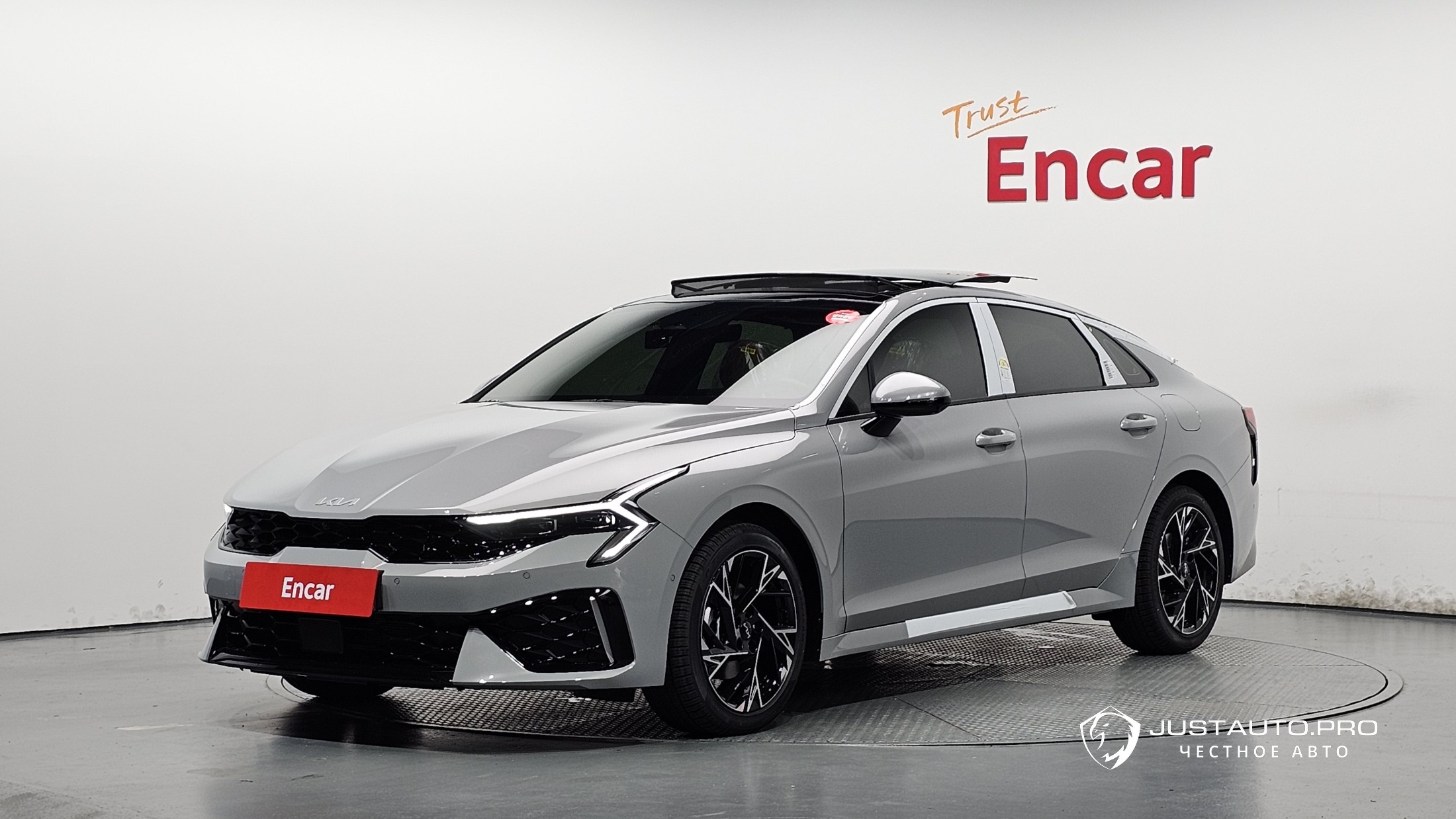 Автомобиль Kia K5