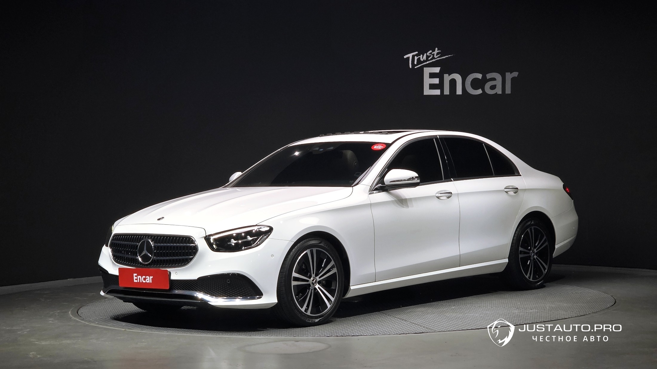 Автомобиль Mercedes-Benz E-Class