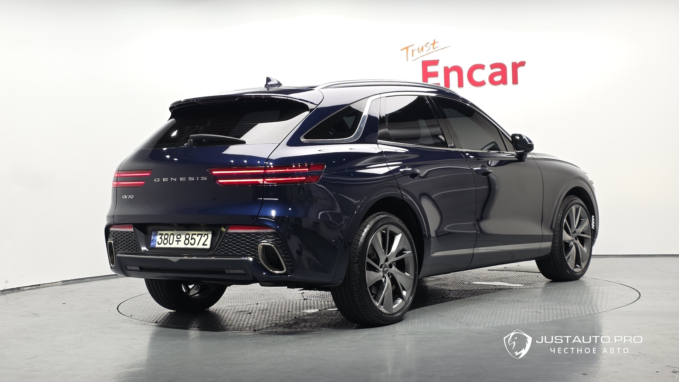 Автомобиль Genesis GV70