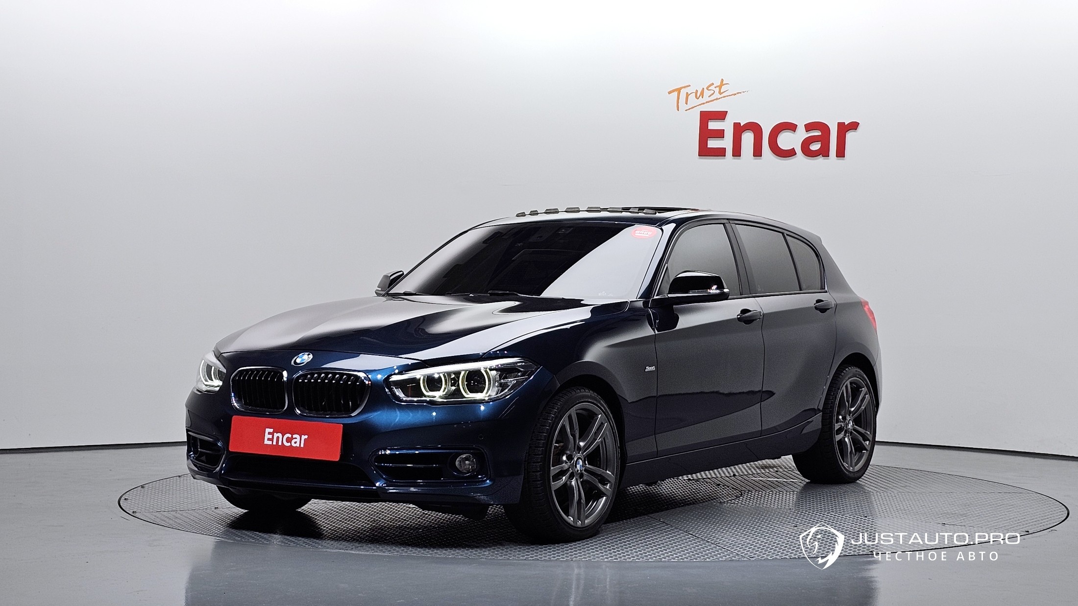Автомобиль BMW 1-Series
