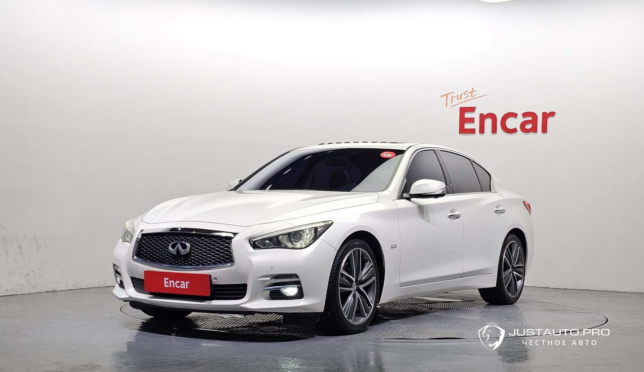 Автомобиль Infiniti Q50