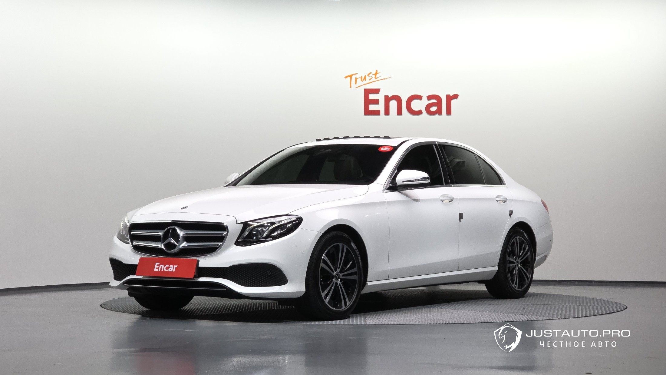 Автомобиль Mercedes-Benz E-Class
