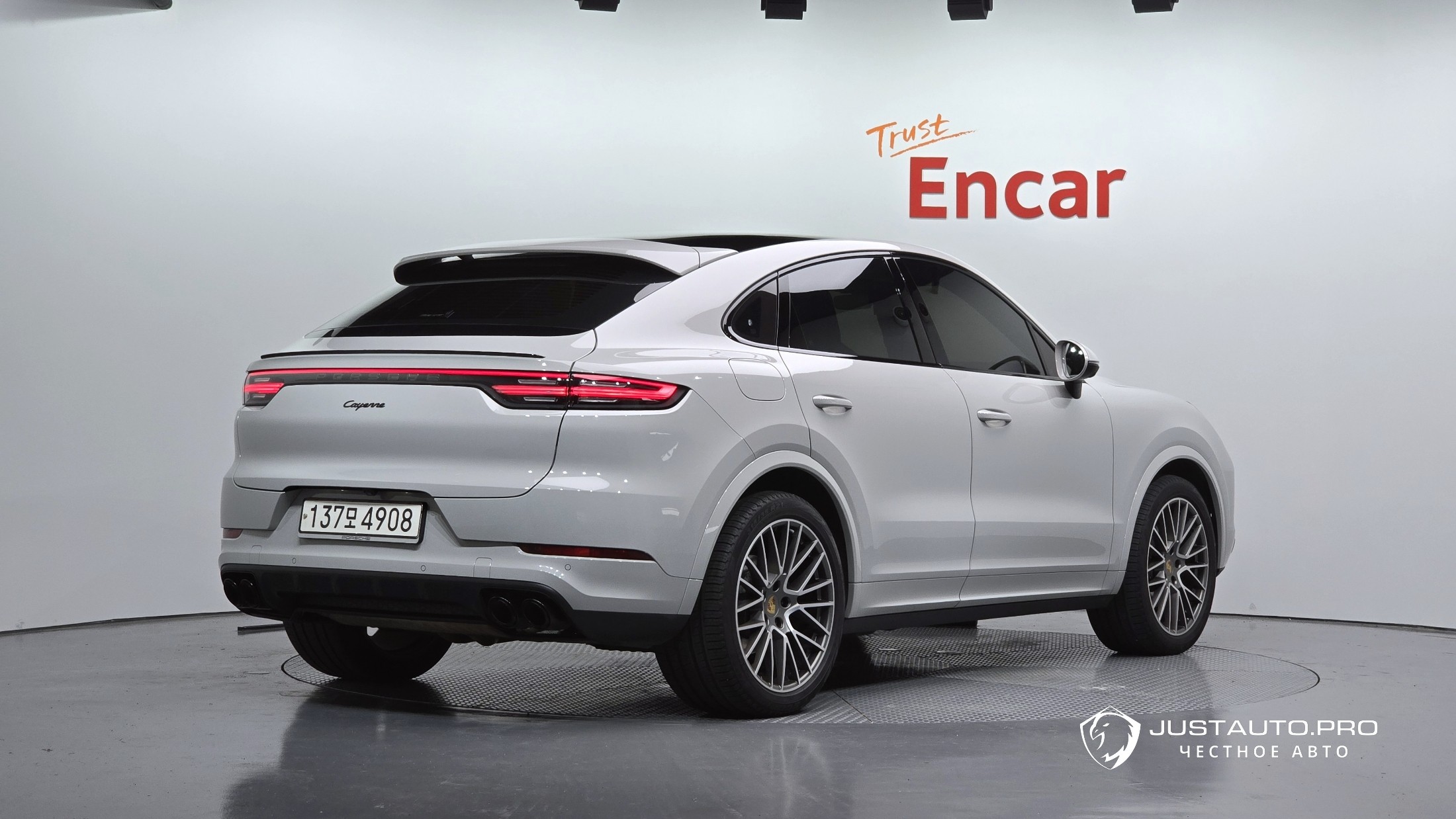 Автомобиль Porsche Cayenne