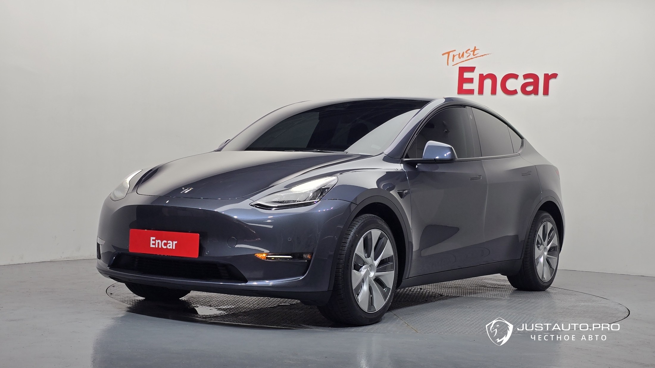 Автомобиль Tesla Model Y
