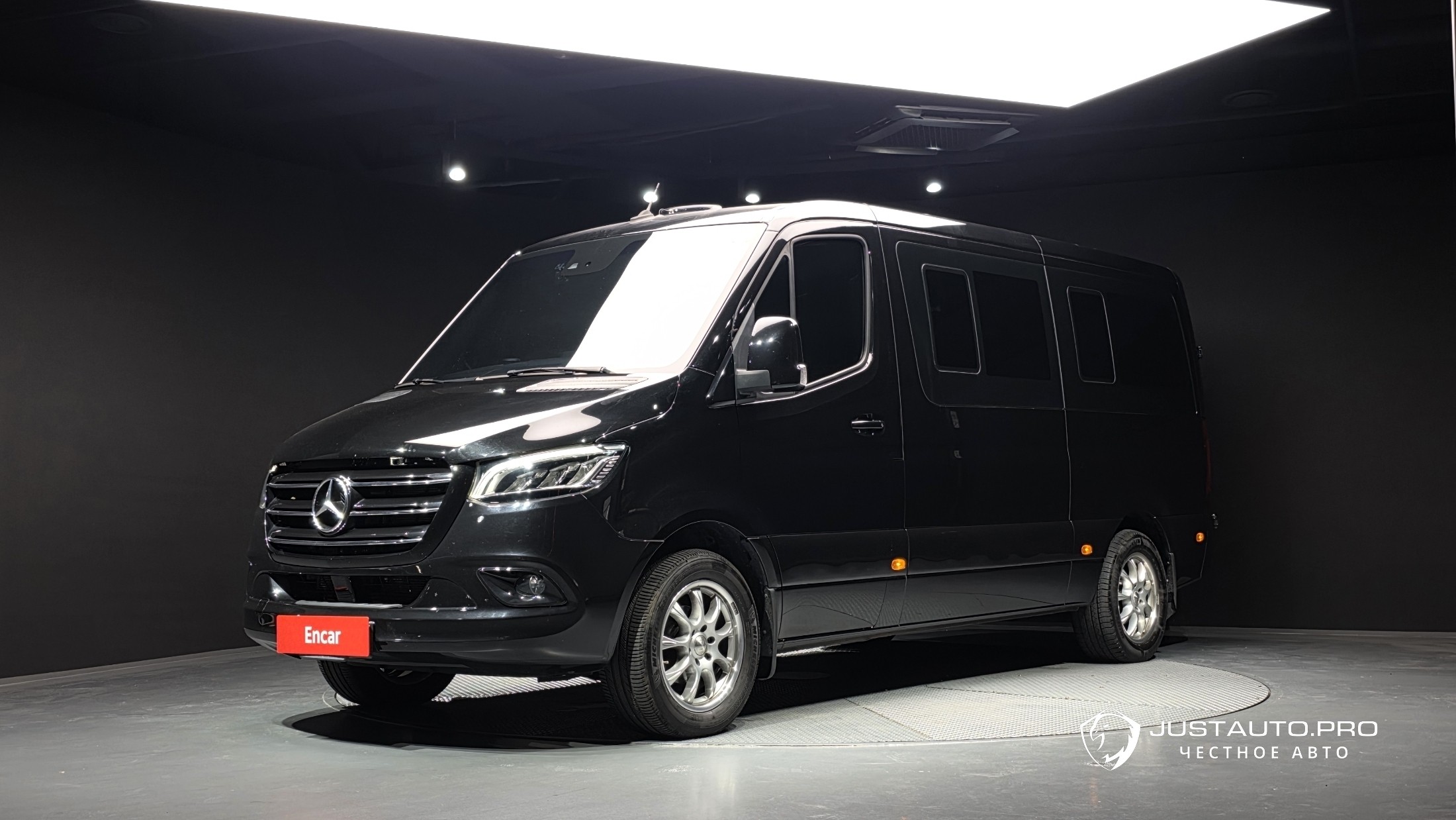 Автомобиль Mercedes-Benz Sprinter