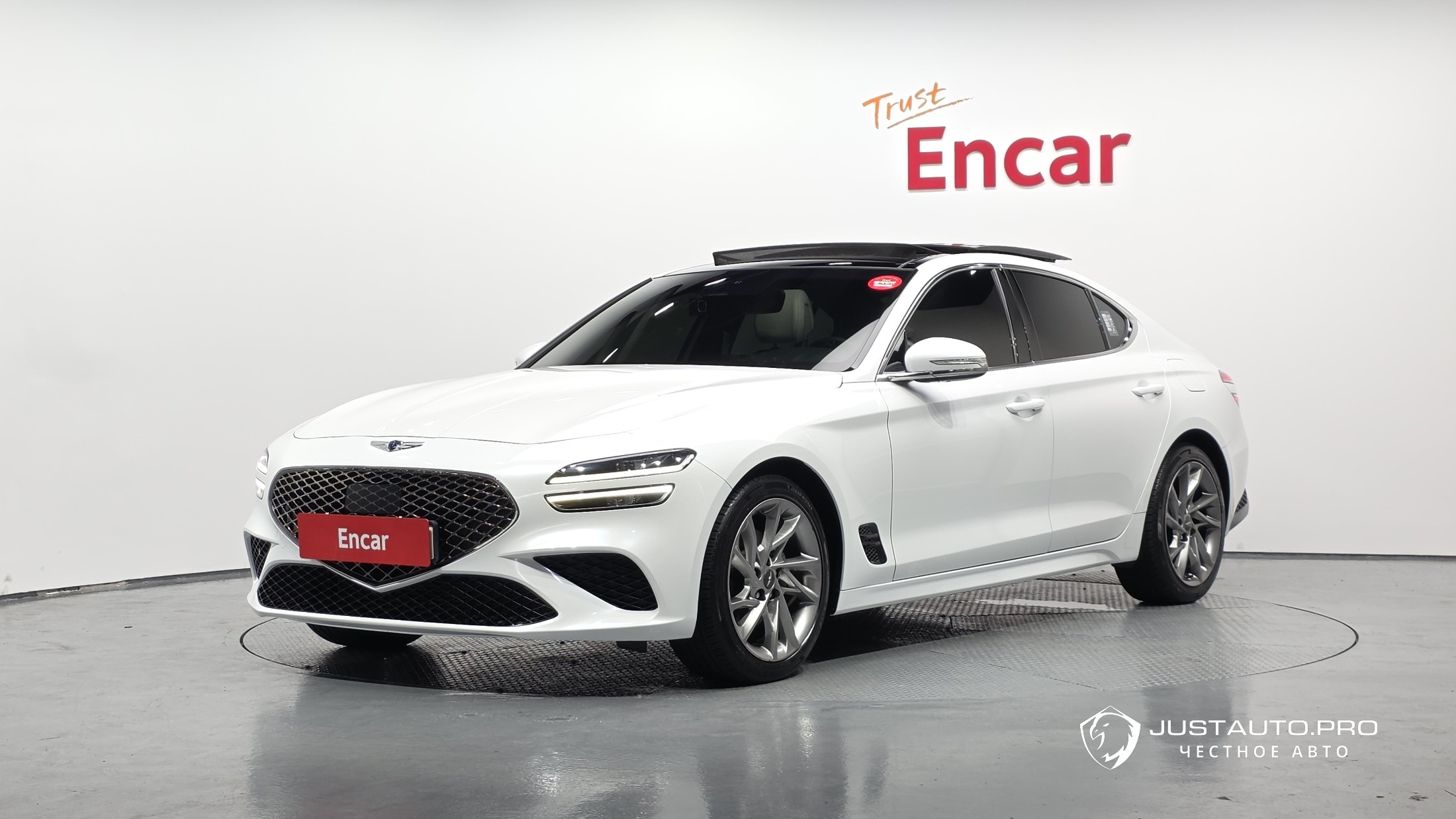 Автомобиль Genesis G70