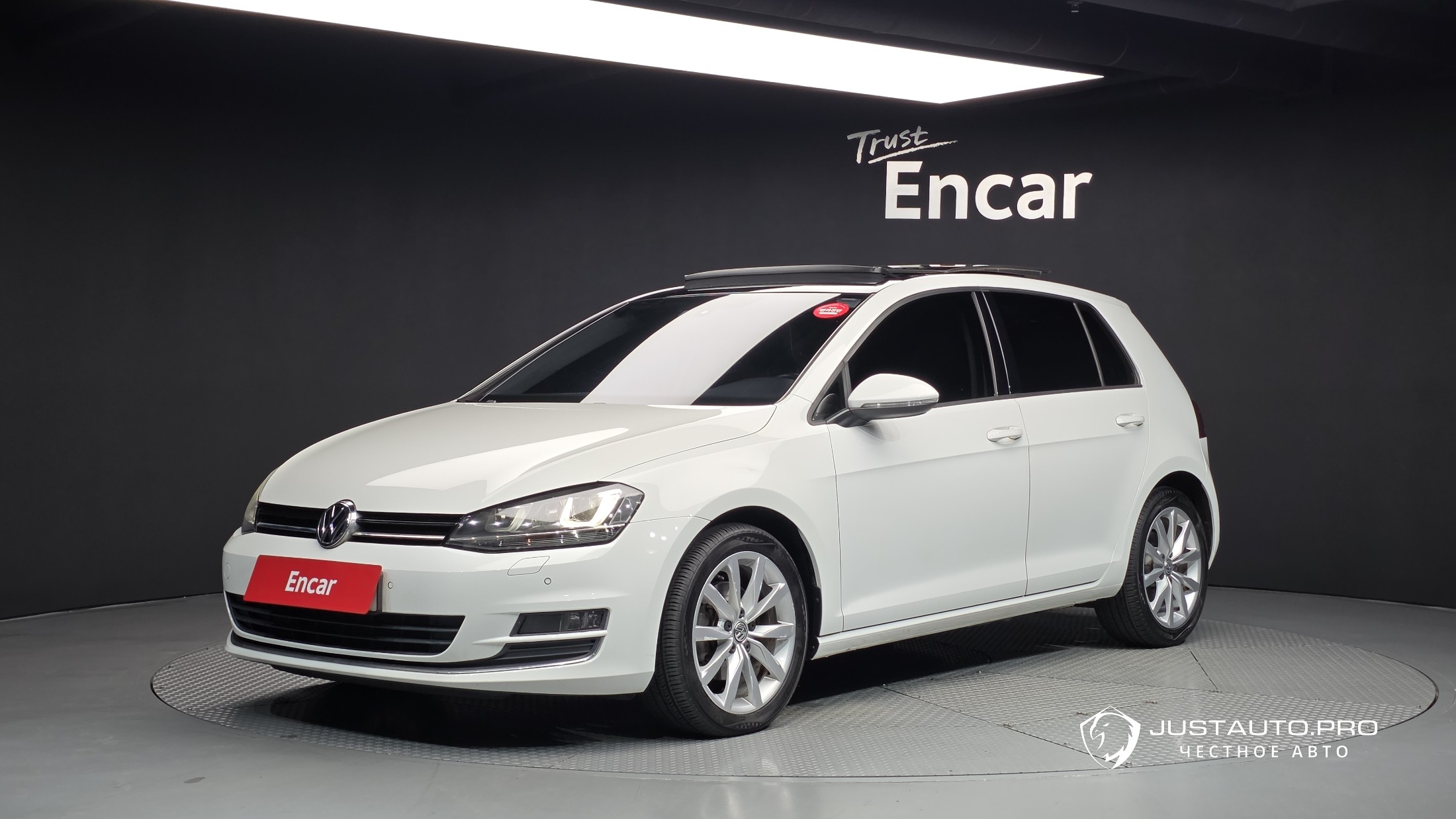 Автомобиль Volkswagen Golf