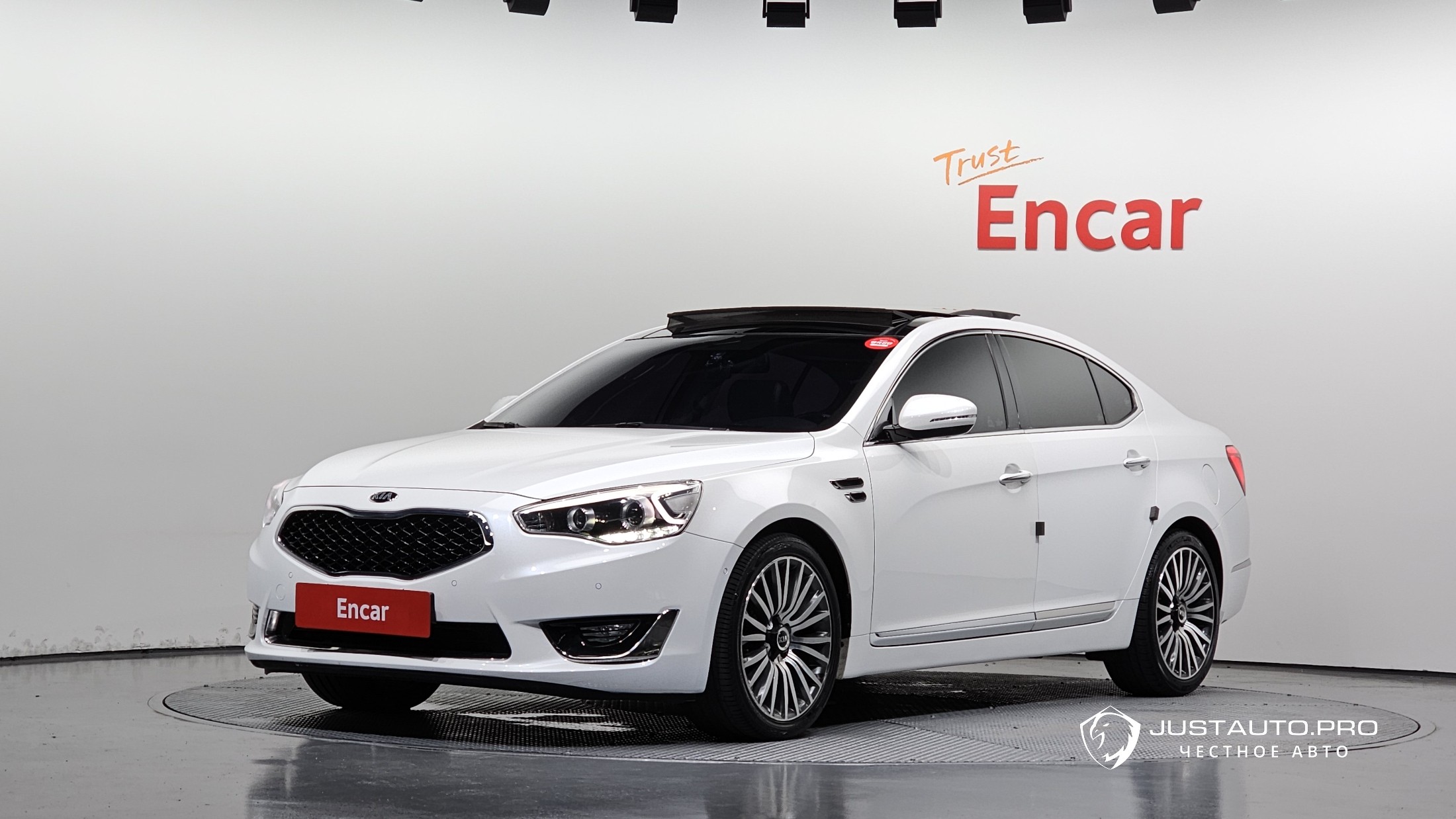 Автомобиль Kia K7