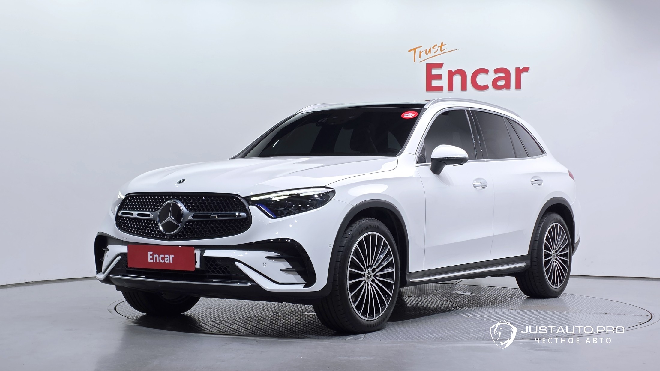 Автомобиль Mercedes-Benz GLC-Class