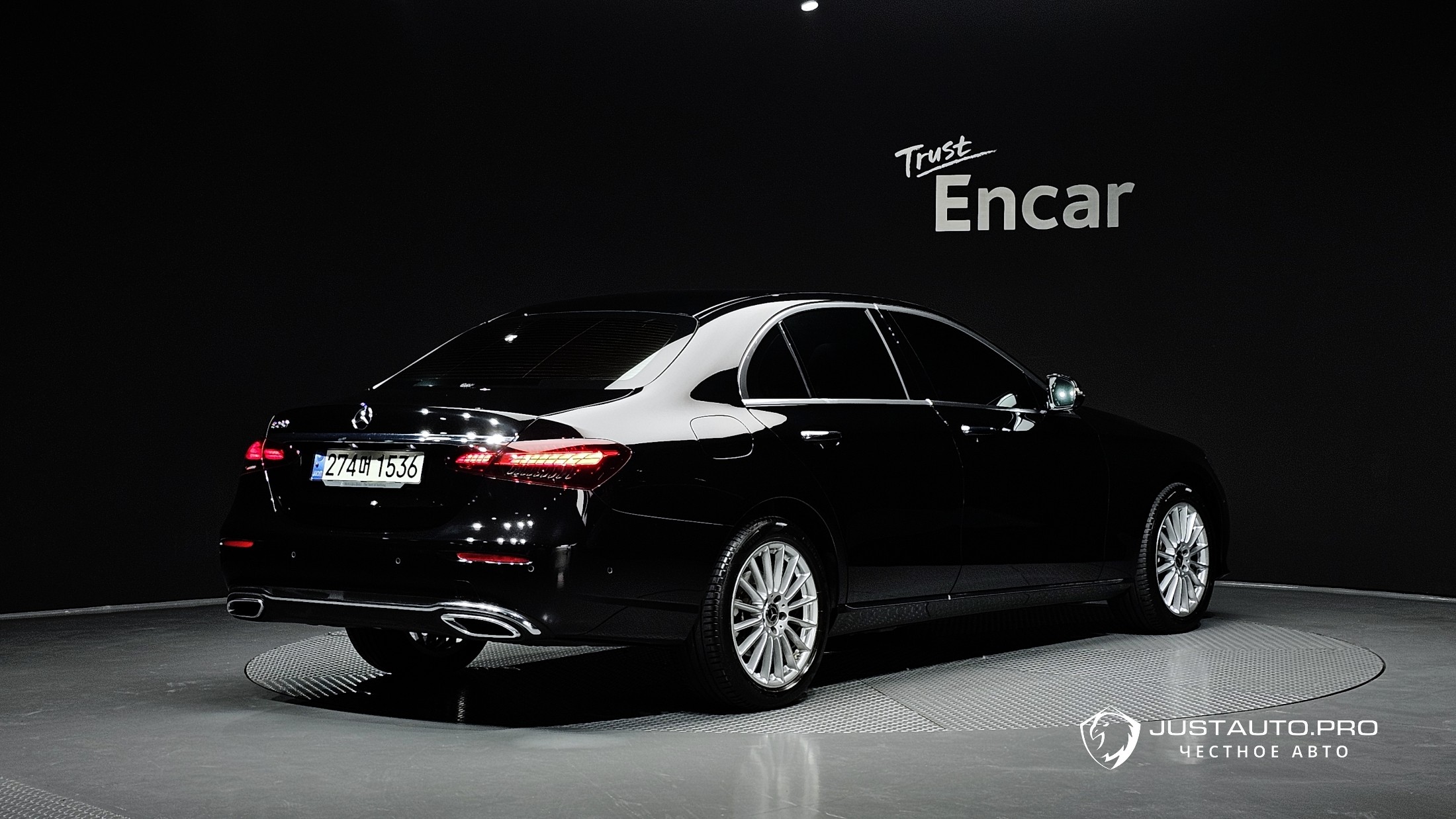 Автомобиль Mercedes-Benz E-Class