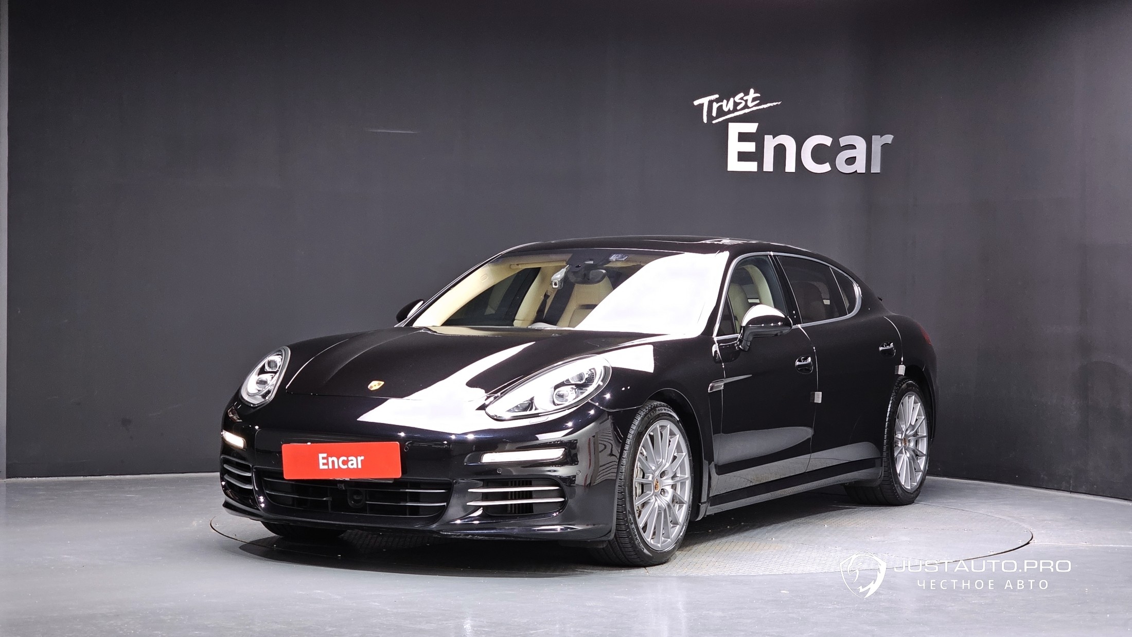 Автомобиль Porsche Panamera