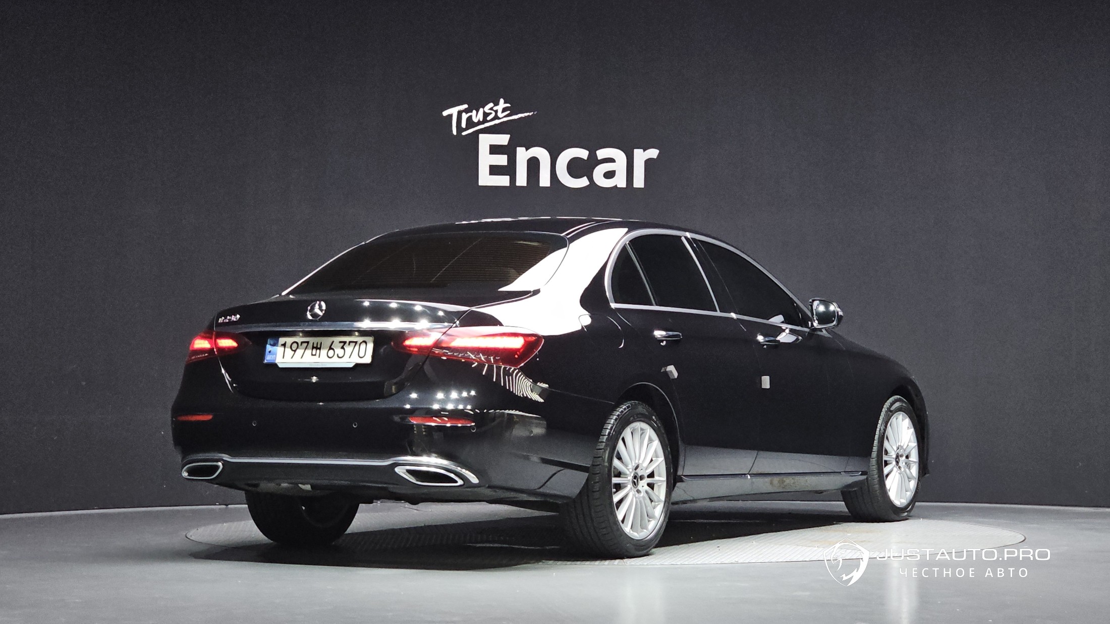 Автомобиль Mercedes-Benz E-Class