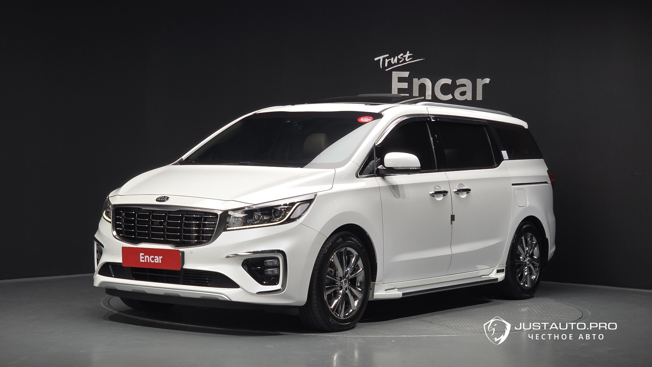 Автомобиль Kia Canival