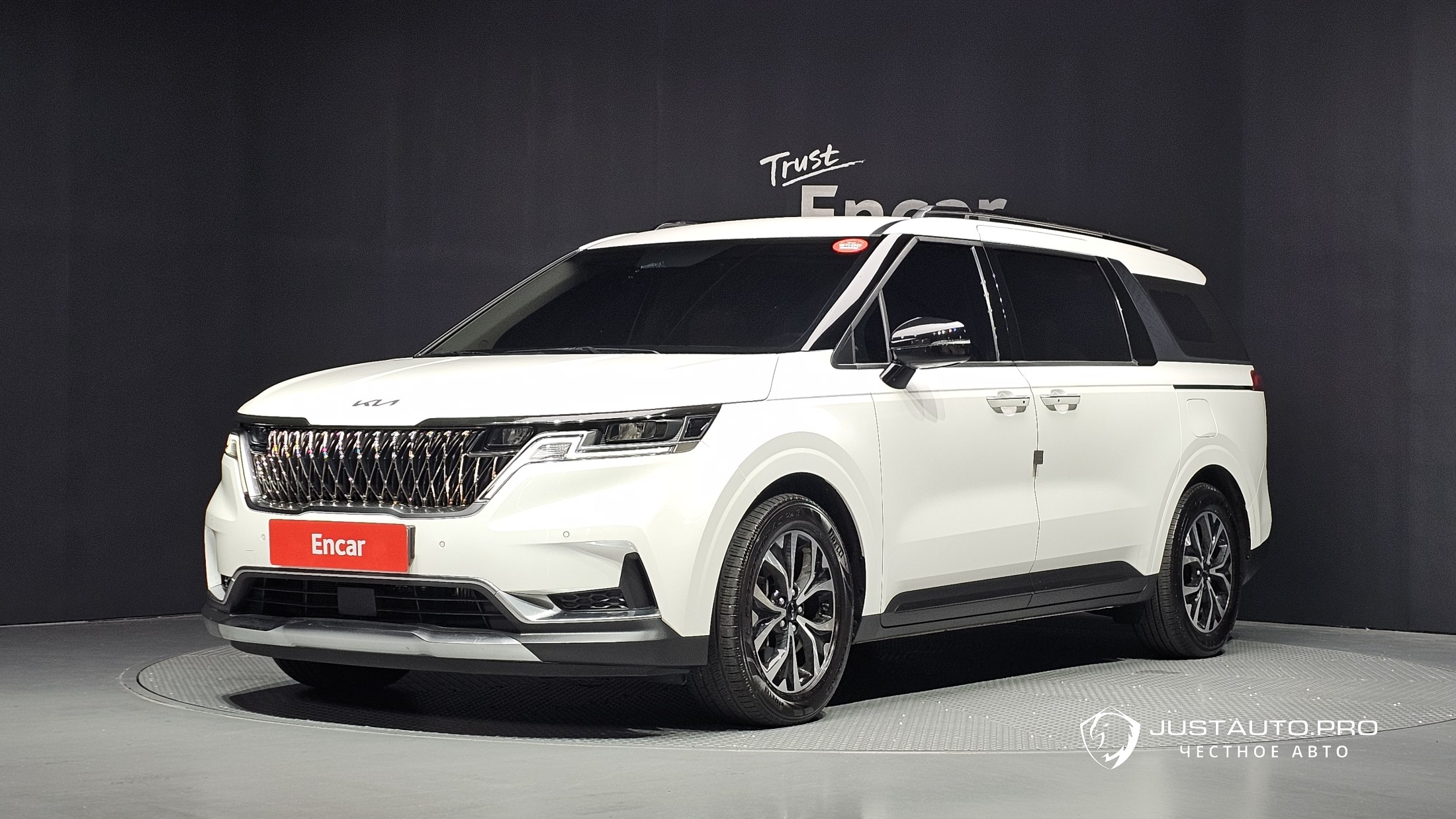 Автомобиль Kia Canival