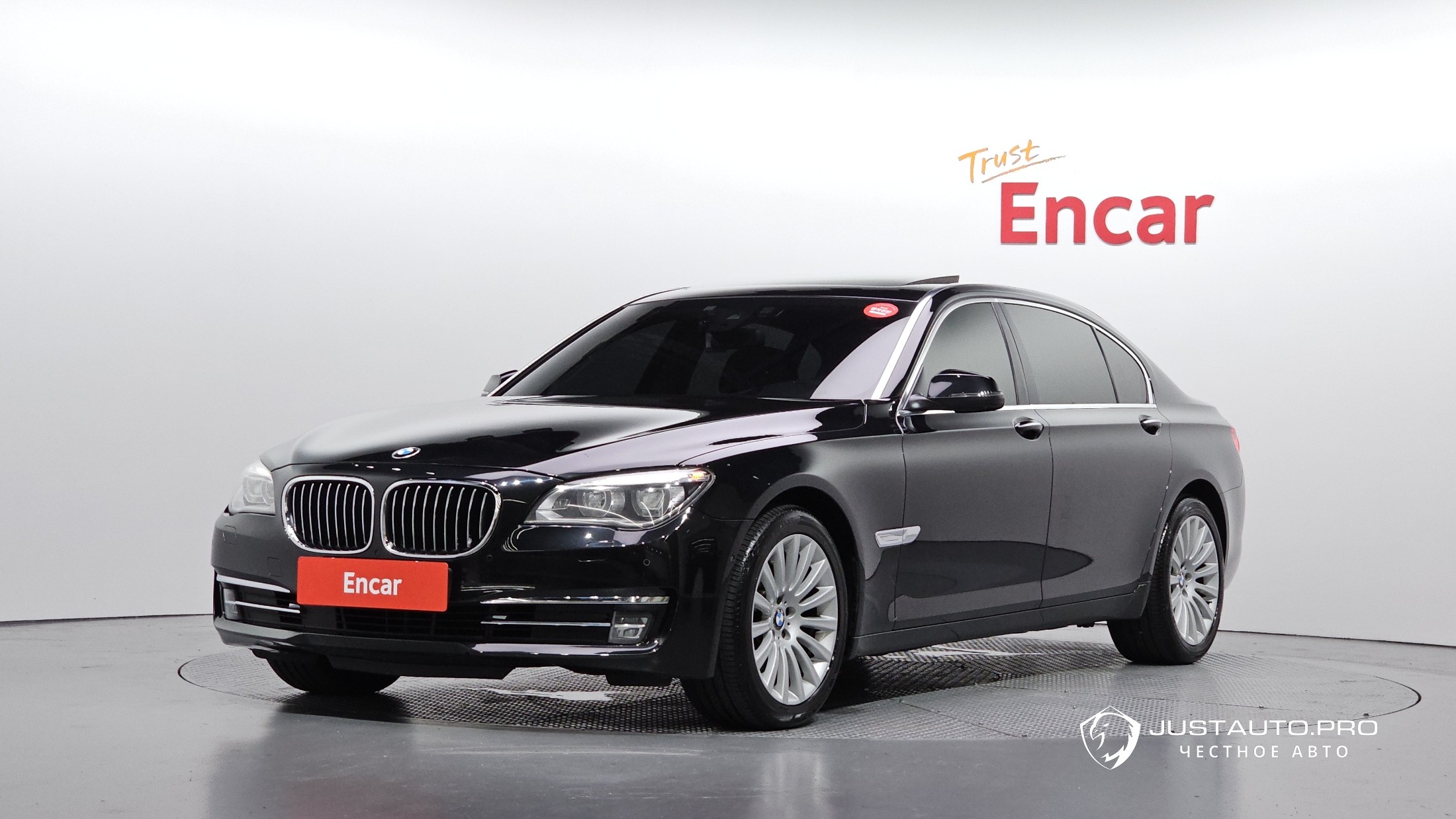Автомобиль BMW 7-Series